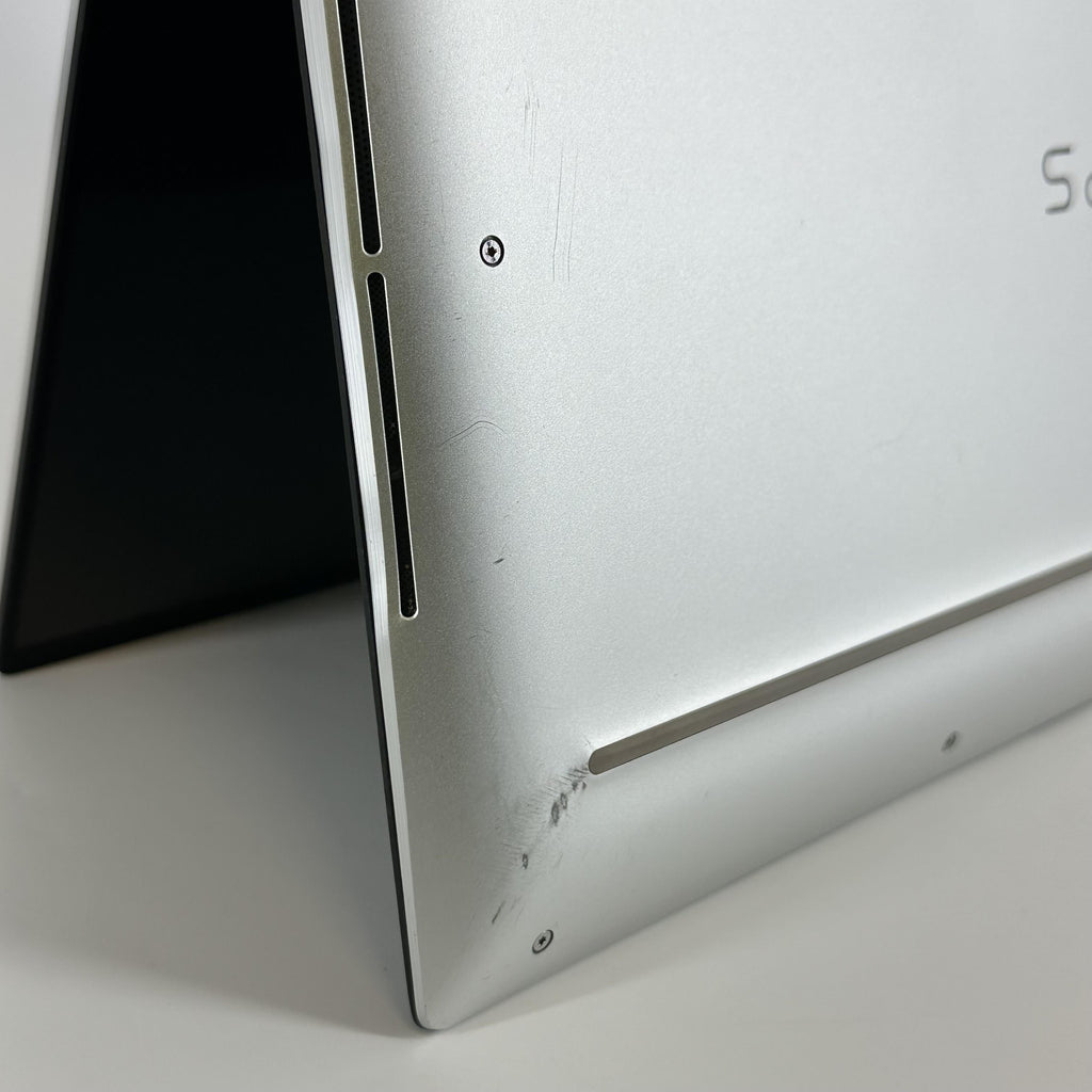 Dell XPS 15 9530 Silver 2.6 GHz Intel Core i9 13th Gen. 32GB RAM 1TB Solid State Drive NVIDIA GeForce RTX 4060 8 GB