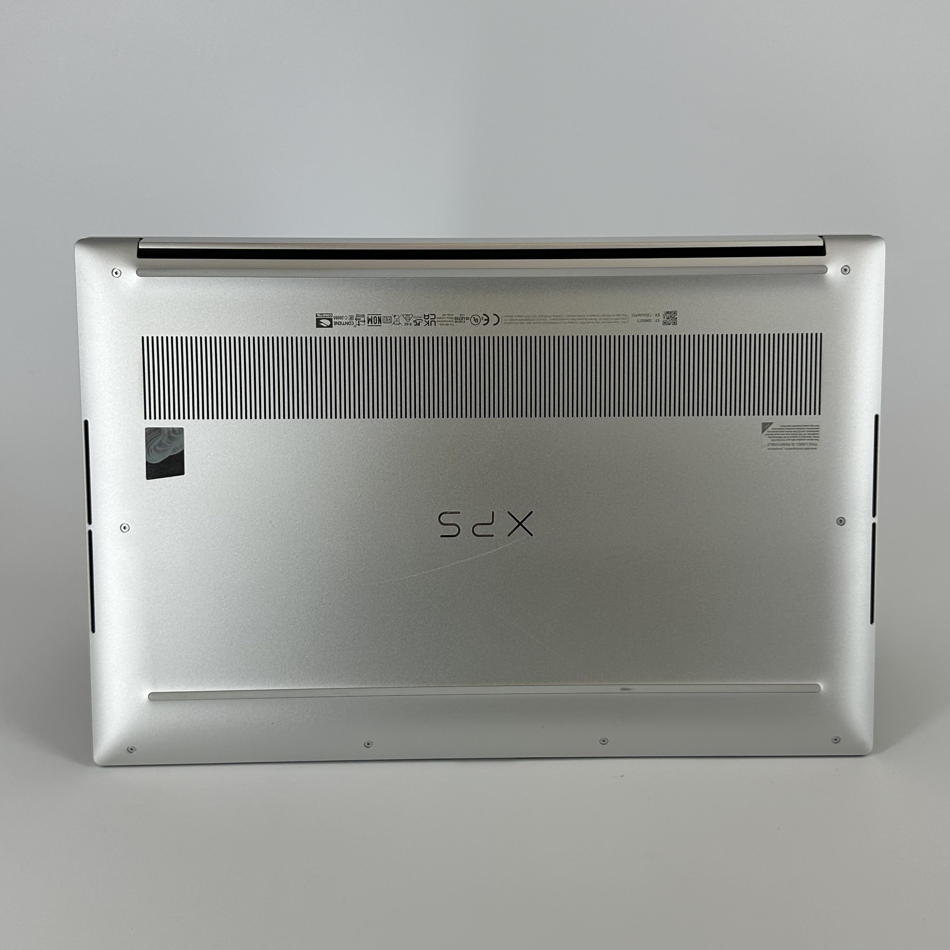 Dell XPS 15 9530 Silver 2.6 GHz Intel Core i9 13th Gen. 64GB RAM 512GB Solid State Drive NVIDIA GeForce RTX 4060 8 GB