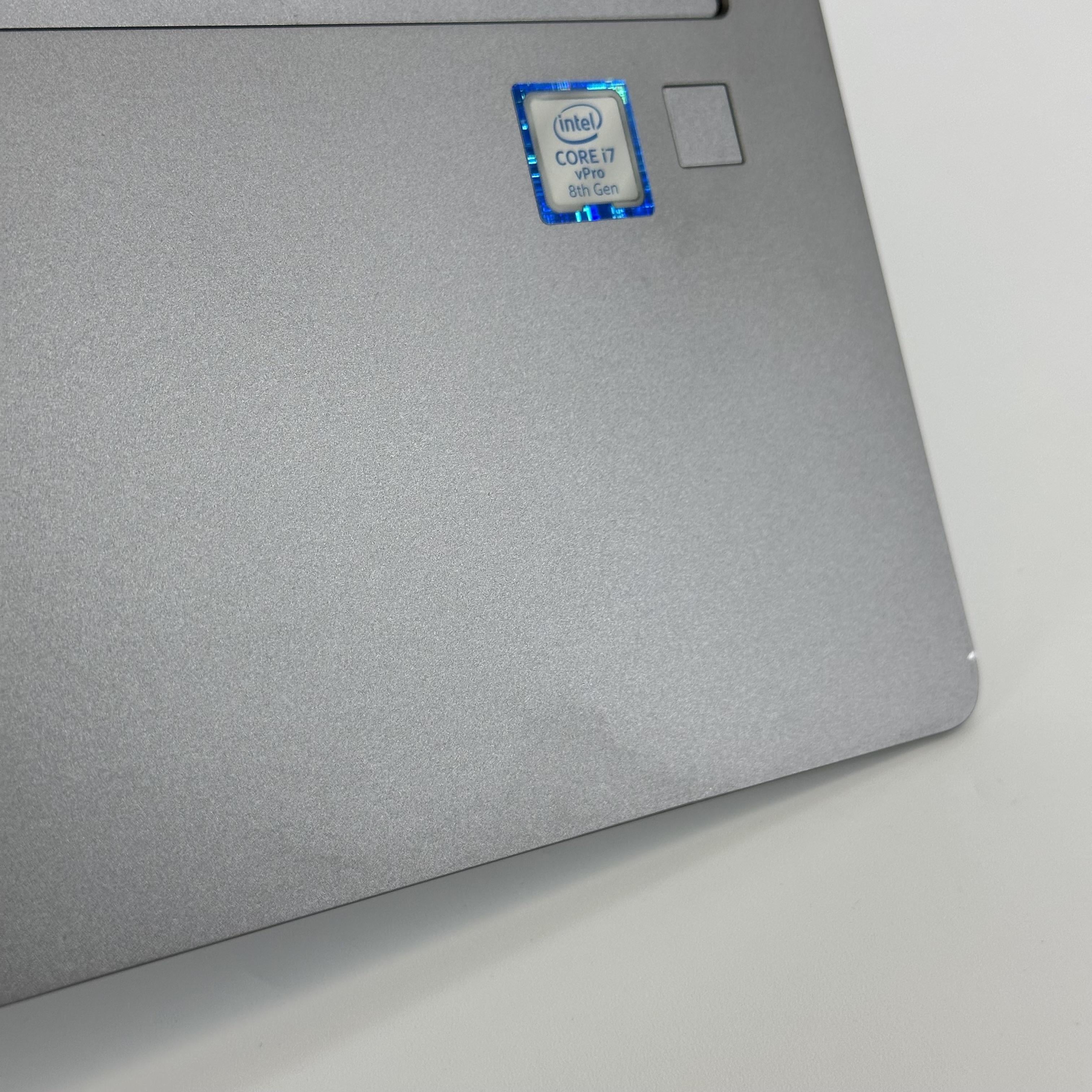 HP ZBook 15u G6 Gray 1.9 GHz Intel Core i7 8th Gen. 16GB RAM 256GB Solid State Drive