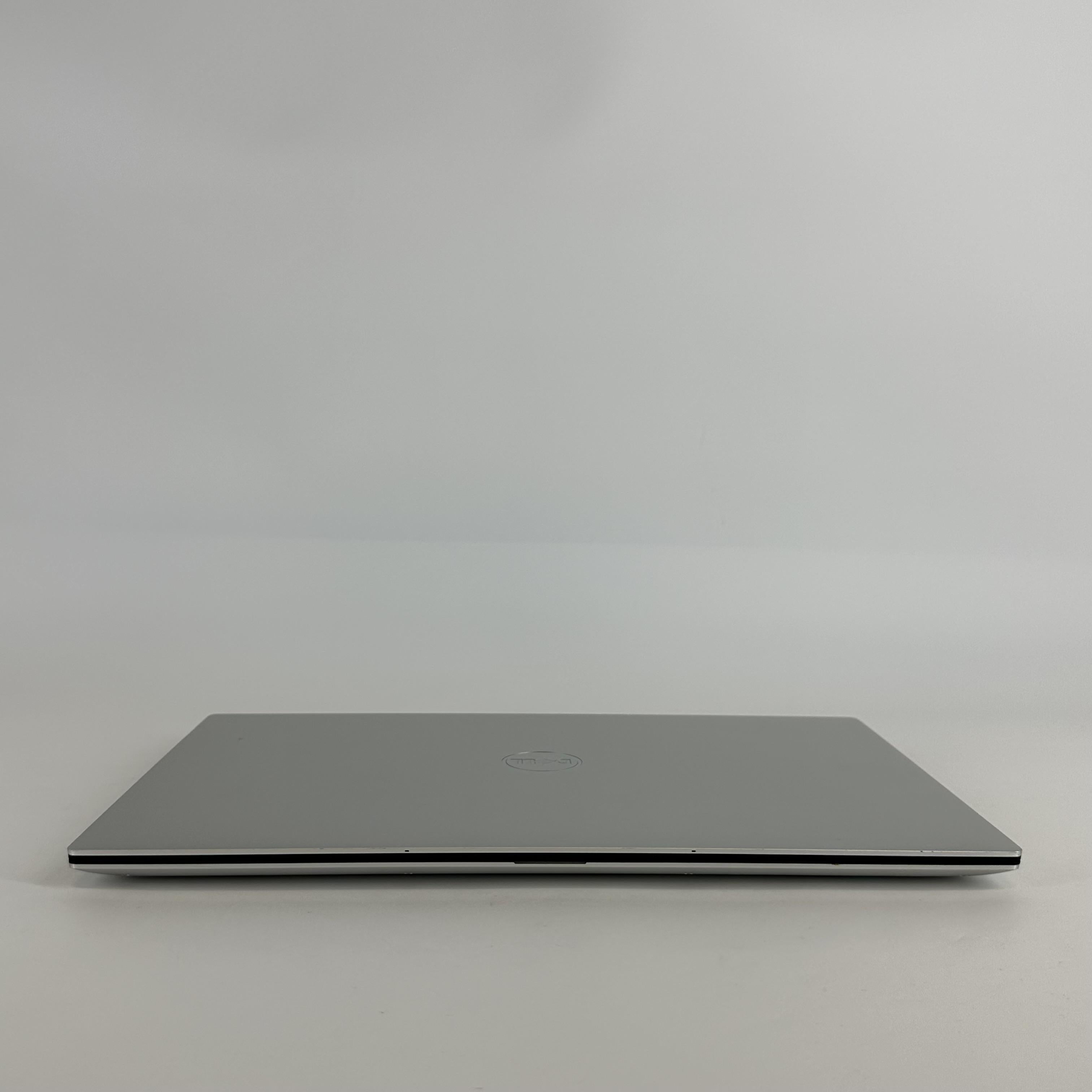 Dell XPS 15 9520 Silver 2.5 GHz Intel Core i9 12th Gen. 64GB RAM 1TB Solid State Drive NVIDIA GeForce RTX 3050 Ti 4 GB