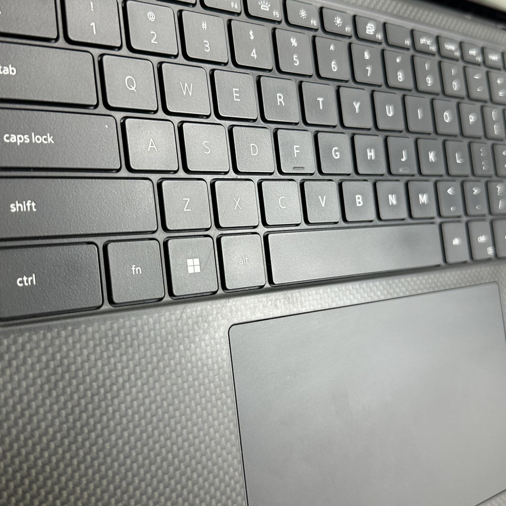 Dell XPS 15 9520 Silver 2.5 GHz Intel Core i9 12th Gen. 64GB RAM 1TB Solid State Drive NVIDIA GeForce RTX 3050 Ti 4 GB