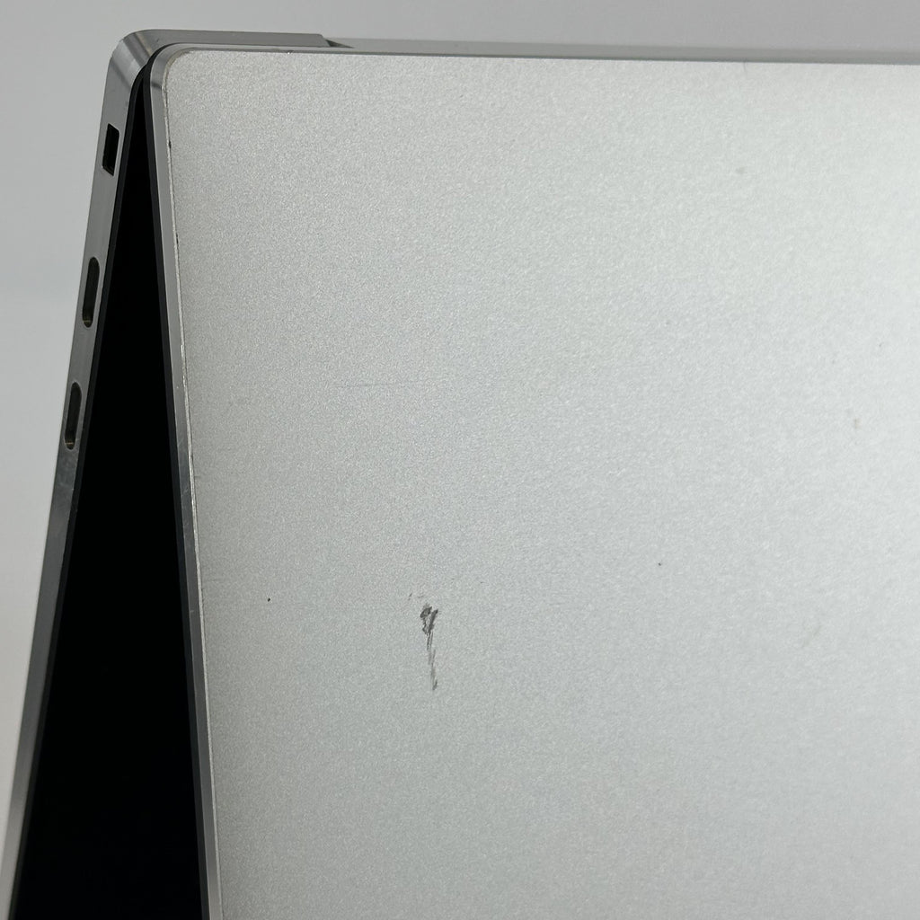Dell XPS 15 9520 Silver 2.5 GHz Intel Core i9 12th Gen. 64GB RAM 1TB Solid State Drive NVIDIA GeForce RTX 3050 Ti 4 GB
