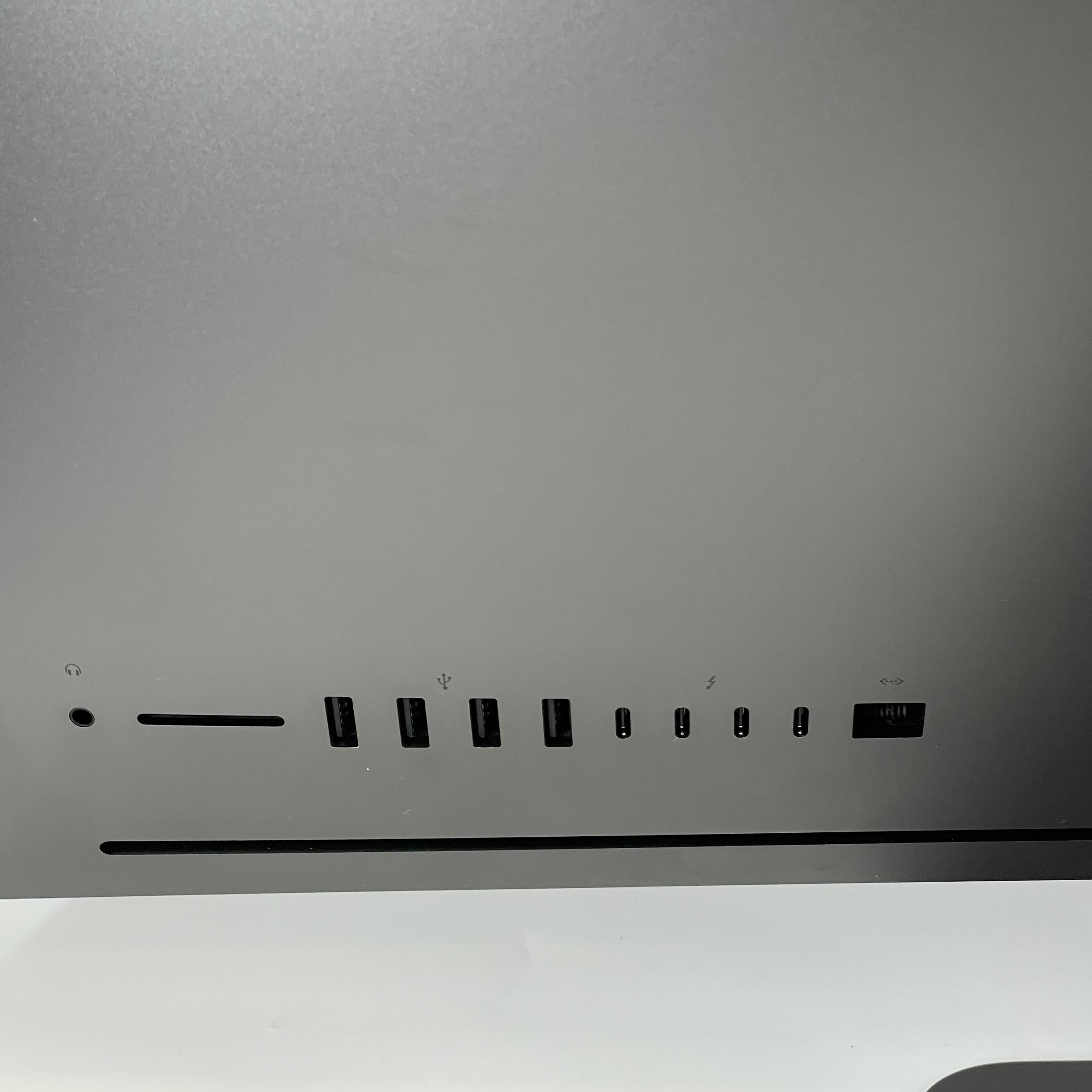 Apple iMac Pro 27 Late 2017 Space Gray 3.2 GHz 8-Core Intel Xeon W 64GB RAM 2TB Solid State Drive AMD Radeon Pro Vega 56 8 GB