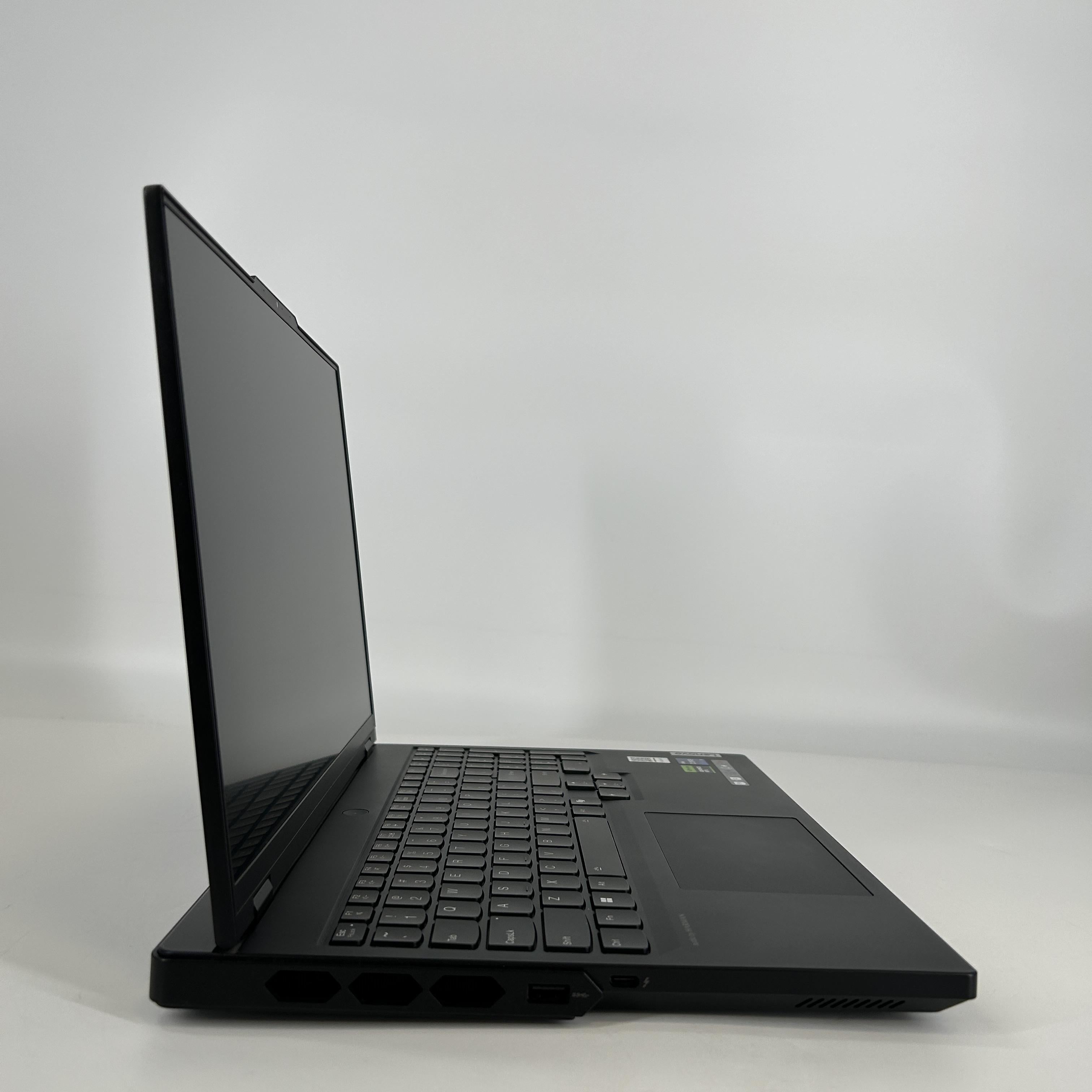Lenovo Legion Pro 7i Gen 9 16 Black 2.2 GHz Intel Core i9 14th Gen. 32GB RAM 1TB Solid State Drive 1TB Solid State Drive NVIDIA GeForce RTX 4090 16 GB