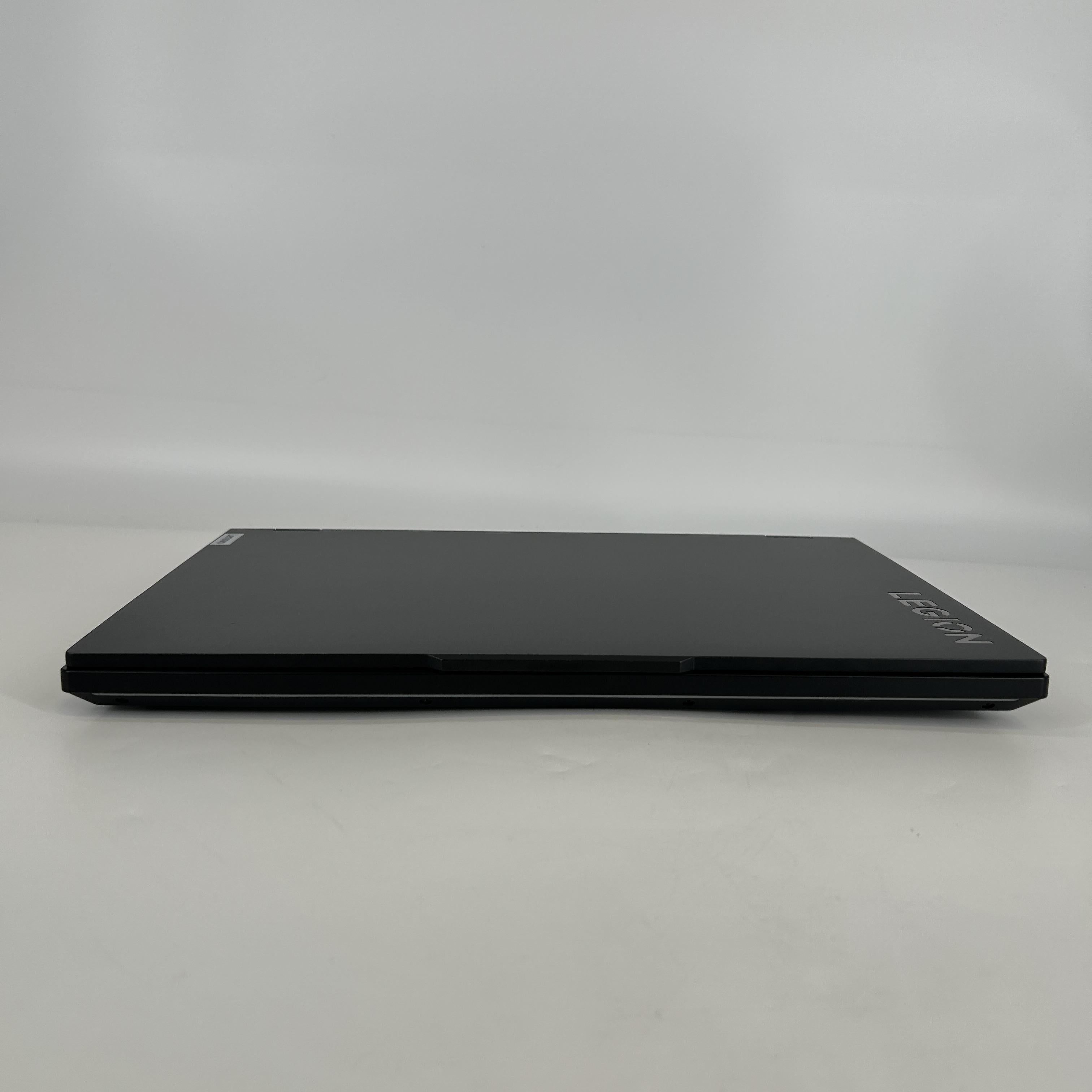 Lenovo Legion Pro 7i Gen 9 16 Black 2.2 GHz Intel Core i9 14th Gen. 32GB RAM 1TB Solid State Drive 1TB Solid State Drive NVIDIA GeForce RTX 4090 16 GB