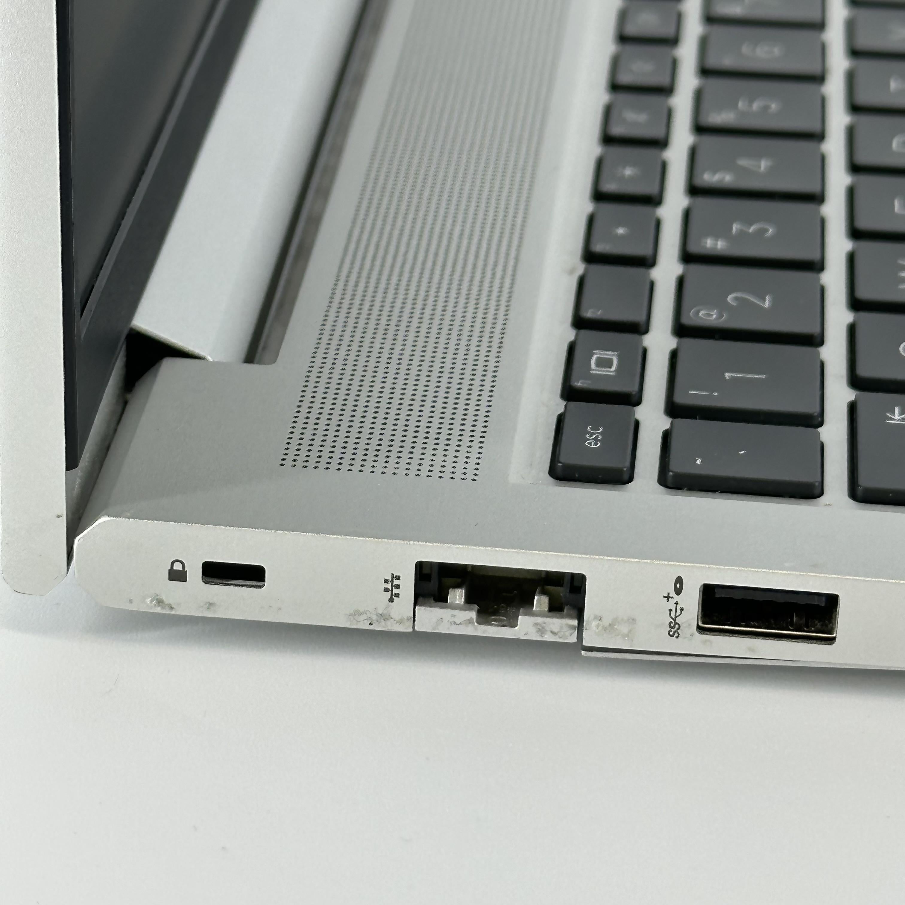HP ProBook 450 G9 15.6 Silver 1.7 GHz Intel Core i7 12th Gen. 16GB RAM 512GB Solid State Drive