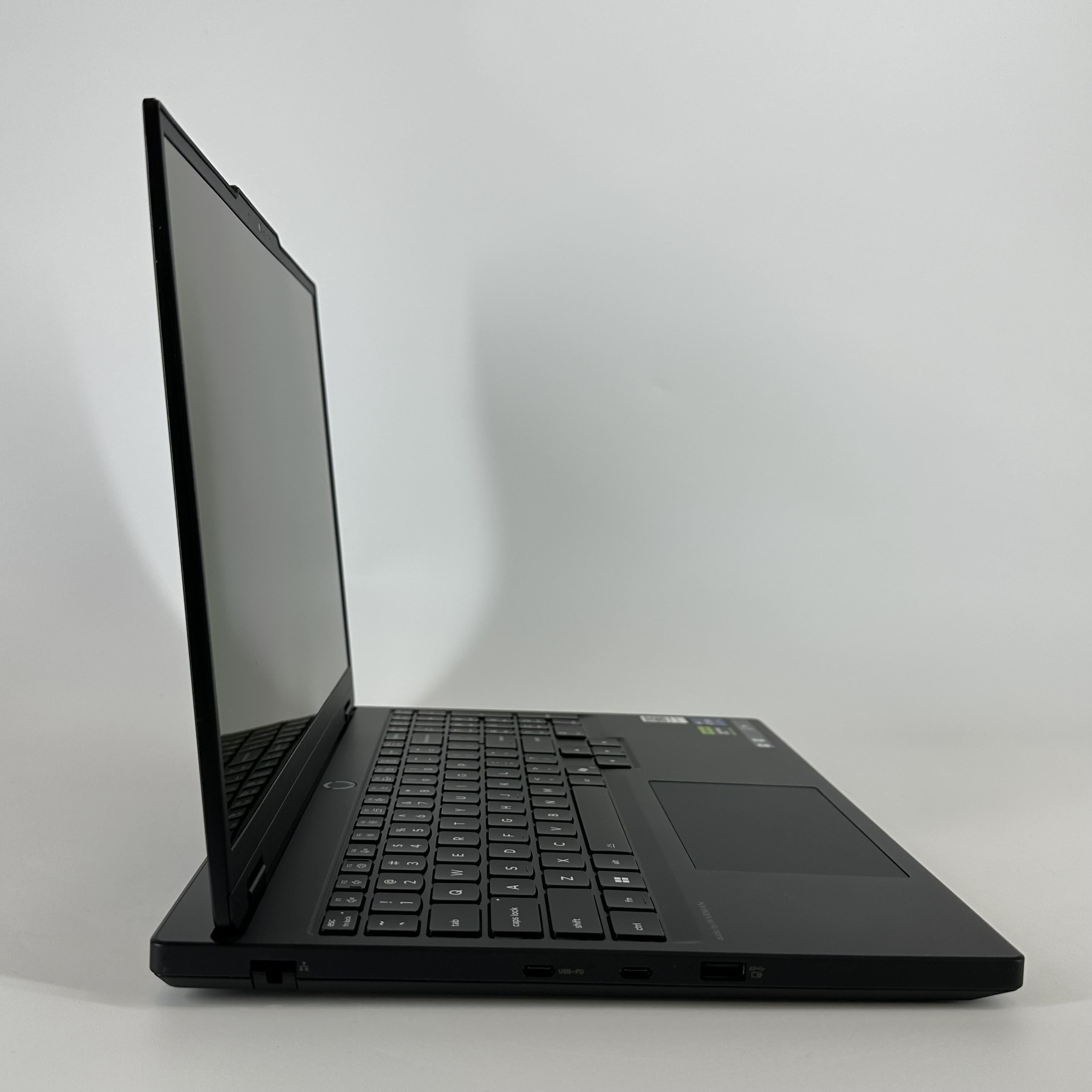 Lenovo Legion 5i Gen 10 15.1 Black 2.2 GHz Intel Core i9 14th Gen. 16GB RAM 1TB Solid State Drive NVIDIA GeForce RTX 5070 8 GB