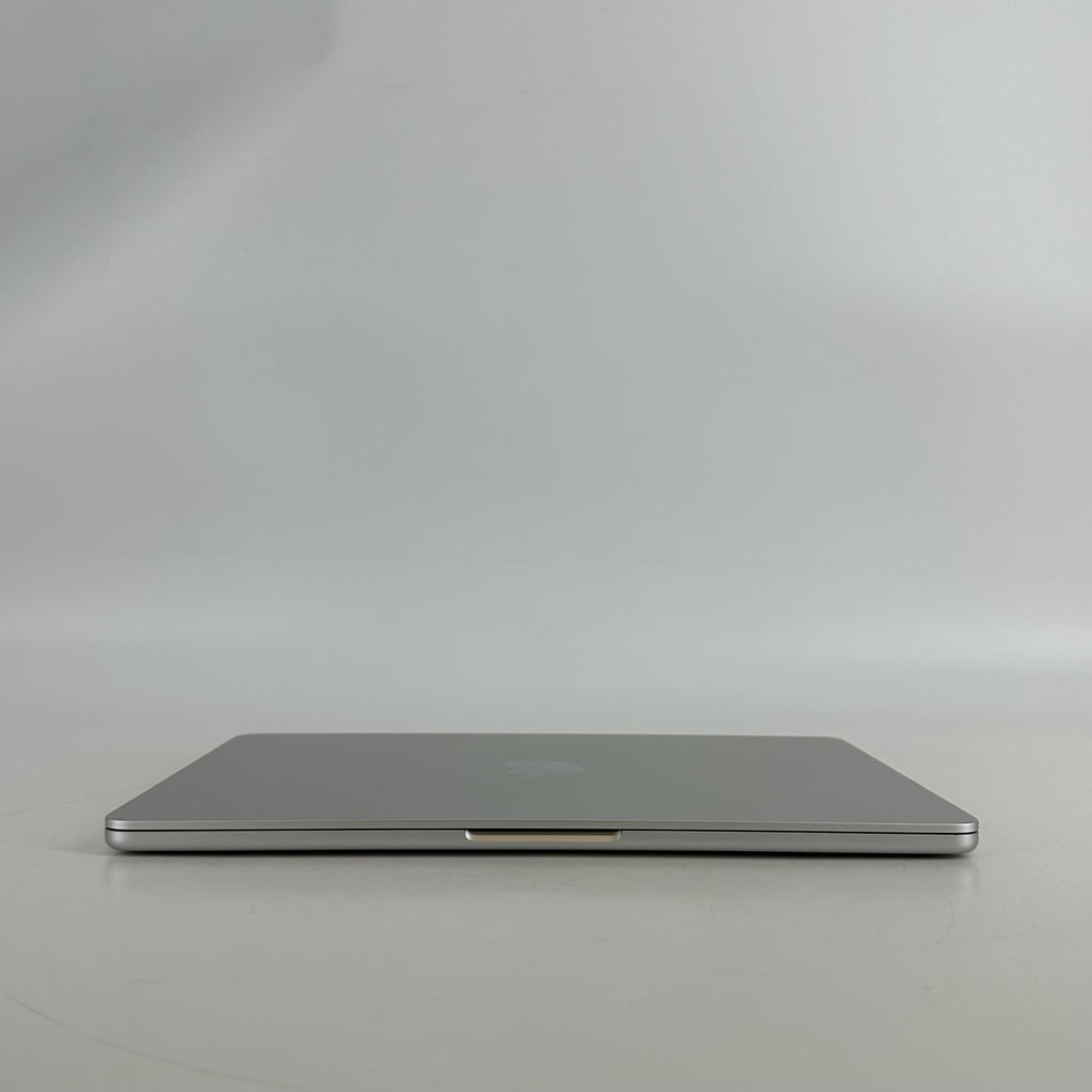 Apple MacBook Air 13 2022 Silver 3.49 GHz M2 8-Core CPU 8GB Unified Memory 256GB Solid State Drive 8-Core GPU