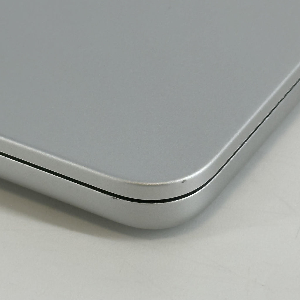 Apple MacBook Air 13 2022 Silver 3.49 GHz M2 8-Core CPU 8GB Unified Memory 256GB Solid State Drive 8-Core GPU