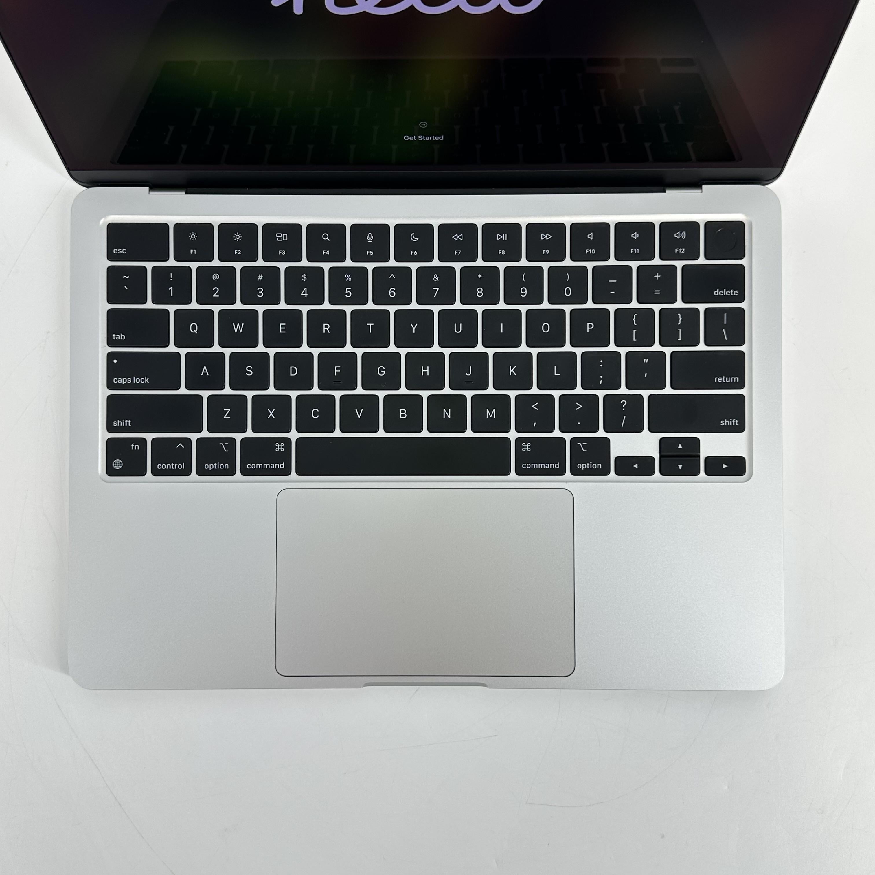 Apple MacBook Air 13 2022 Silver 3.49 GHz M2 8-Core CPU 8GB Unified Memory 256GB Solid State Drive 8-Core GPU