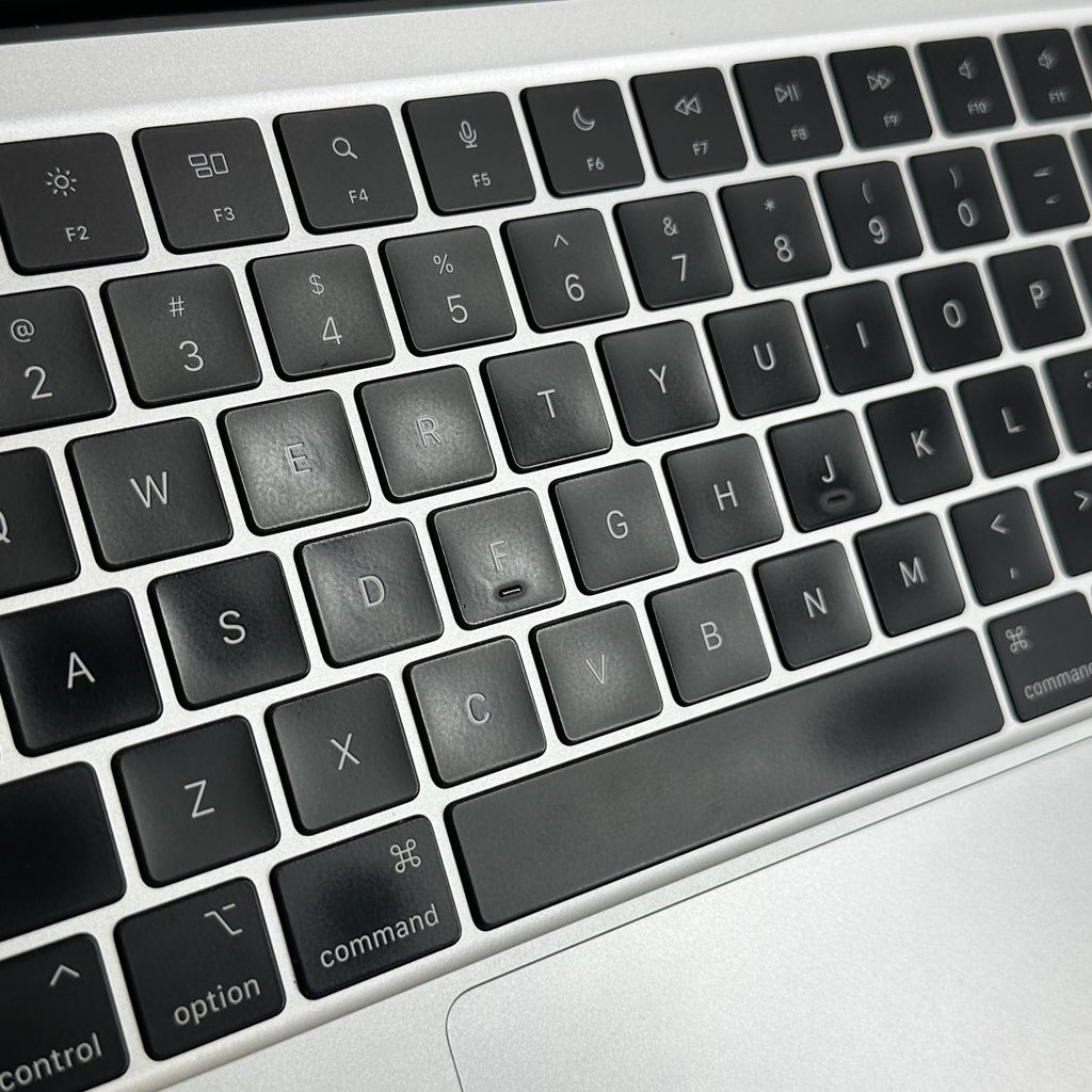 Apple MacBook Air 13 2022 Silver 3.49 GHz M2 8-Core CPU 8GB Unified Memory 256GB Solid State Drive 8-Core GPU