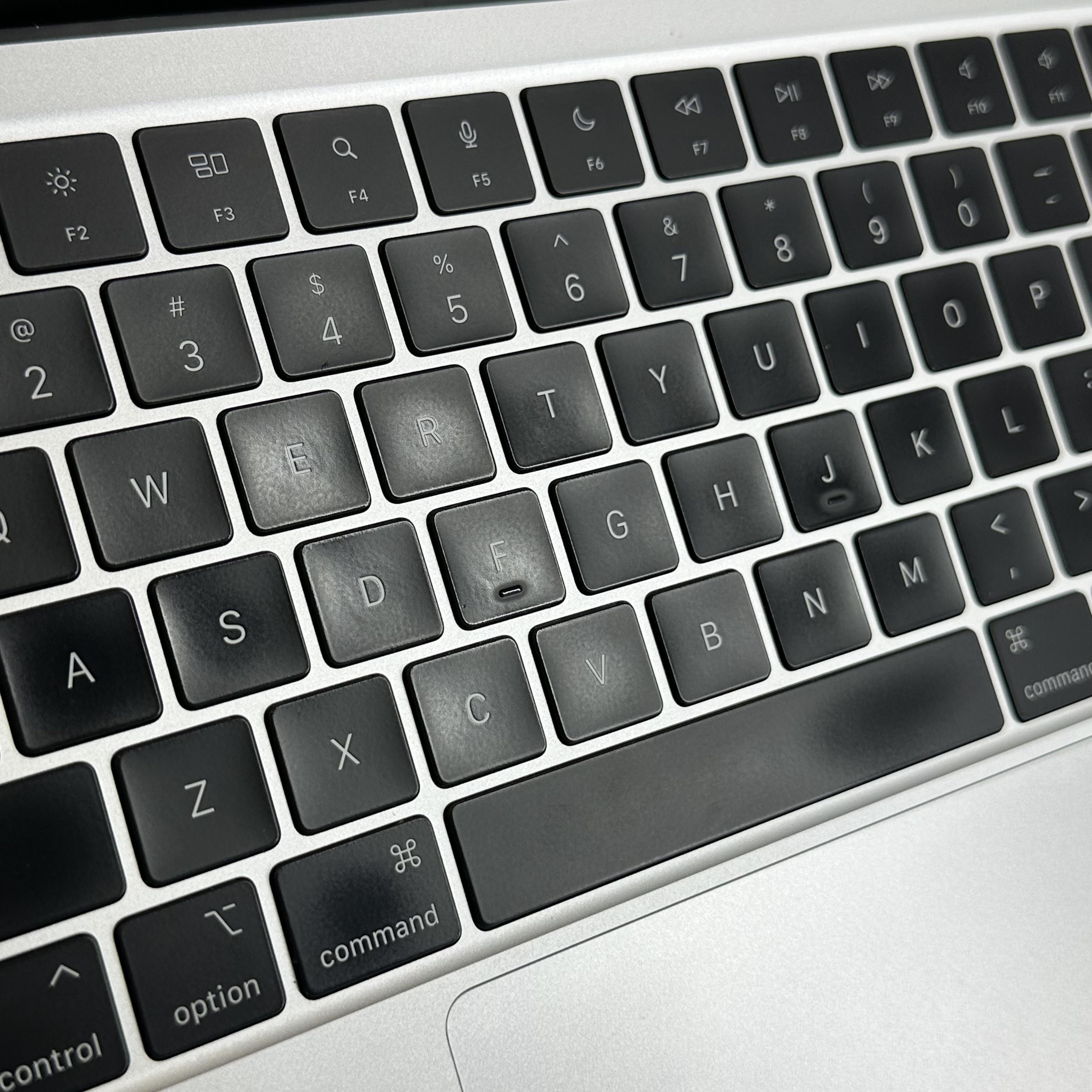 Apple MacBook Air 13 2022 Silver 3.49 GHz M2 8-Core CPU 8GB Unified Memory 256GB Solid State Drive 8-Core GPU