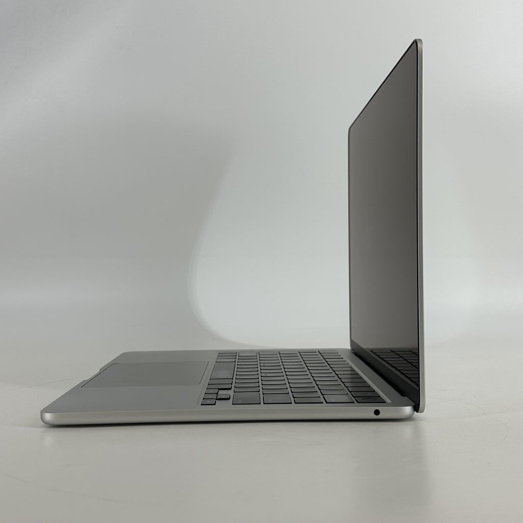 Apple MacBook Air 13 2022 Silver 3.49 GHz M2 8-Core CPU 8GB Unified Memory 256GB Solid State Drive 8-Core GPU
