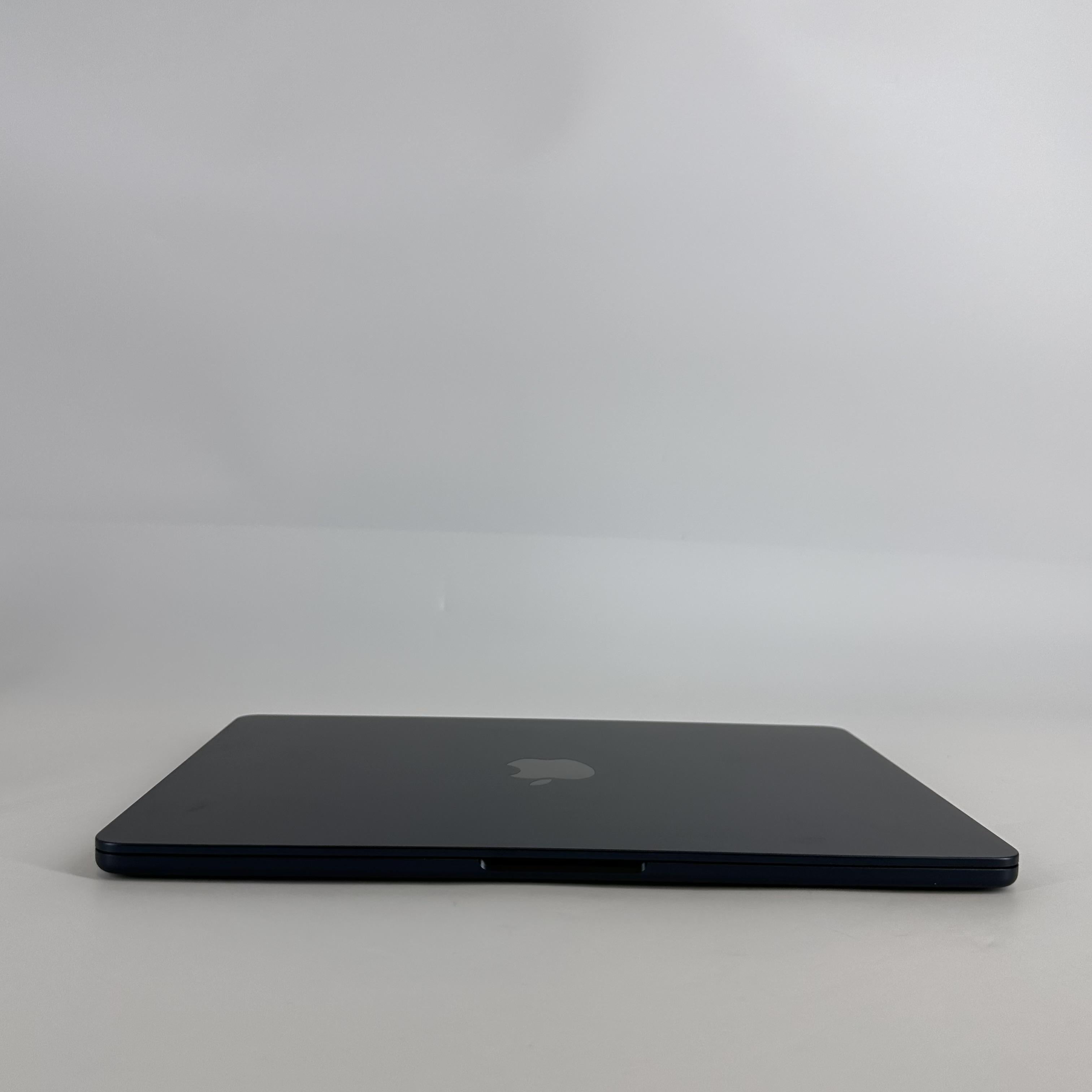 MacBook Air 13 2022 Blue 3.49 GHz M2 8-Core CPU 8GB Unified Memory 256GB Solid State Drive 8-Core GPU