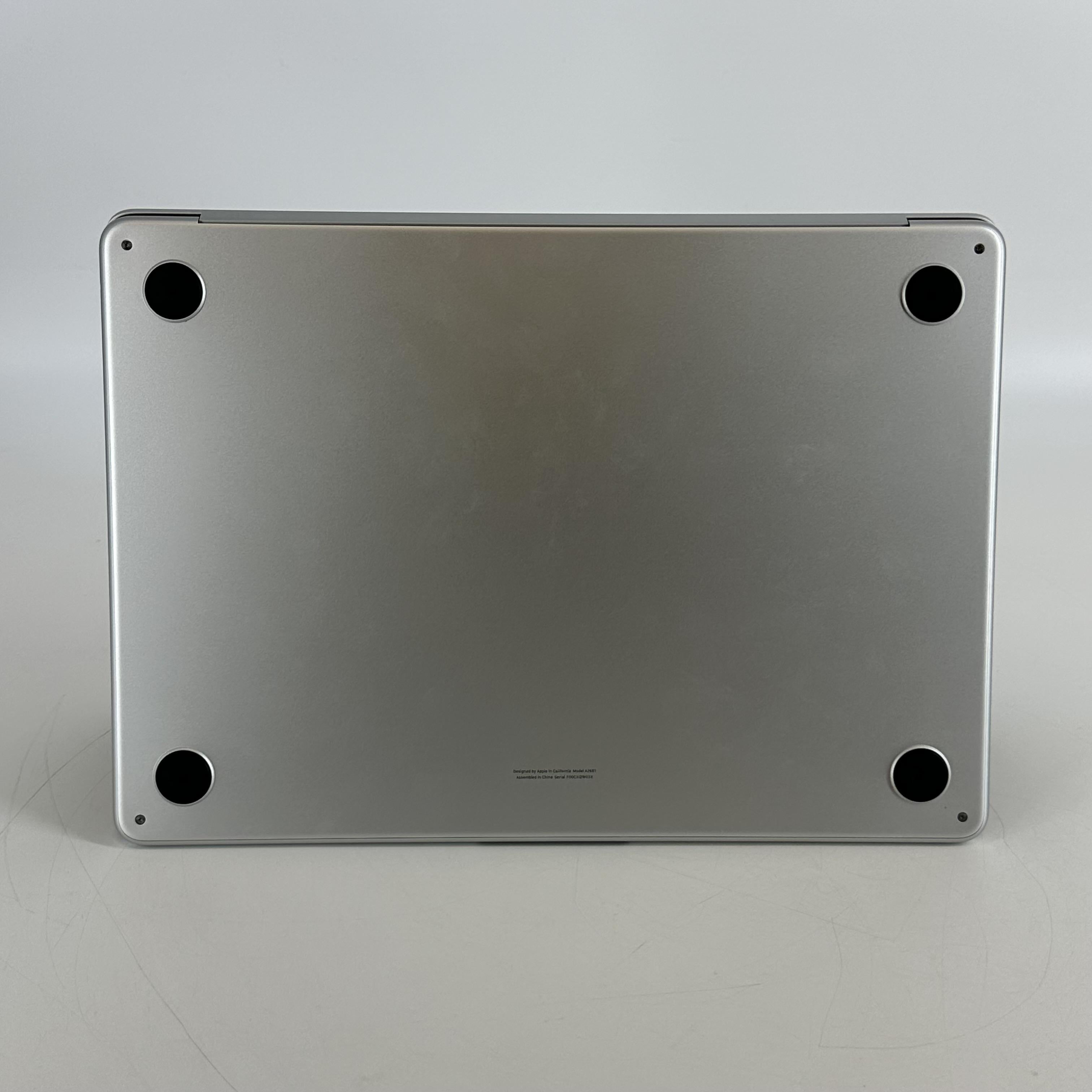 Apple MacBook Air 13 2022 Silver 3.49 GHz M2 8-Core CPU 8GB Unified Memory 256GB Solid State Drive 8-Core GPU