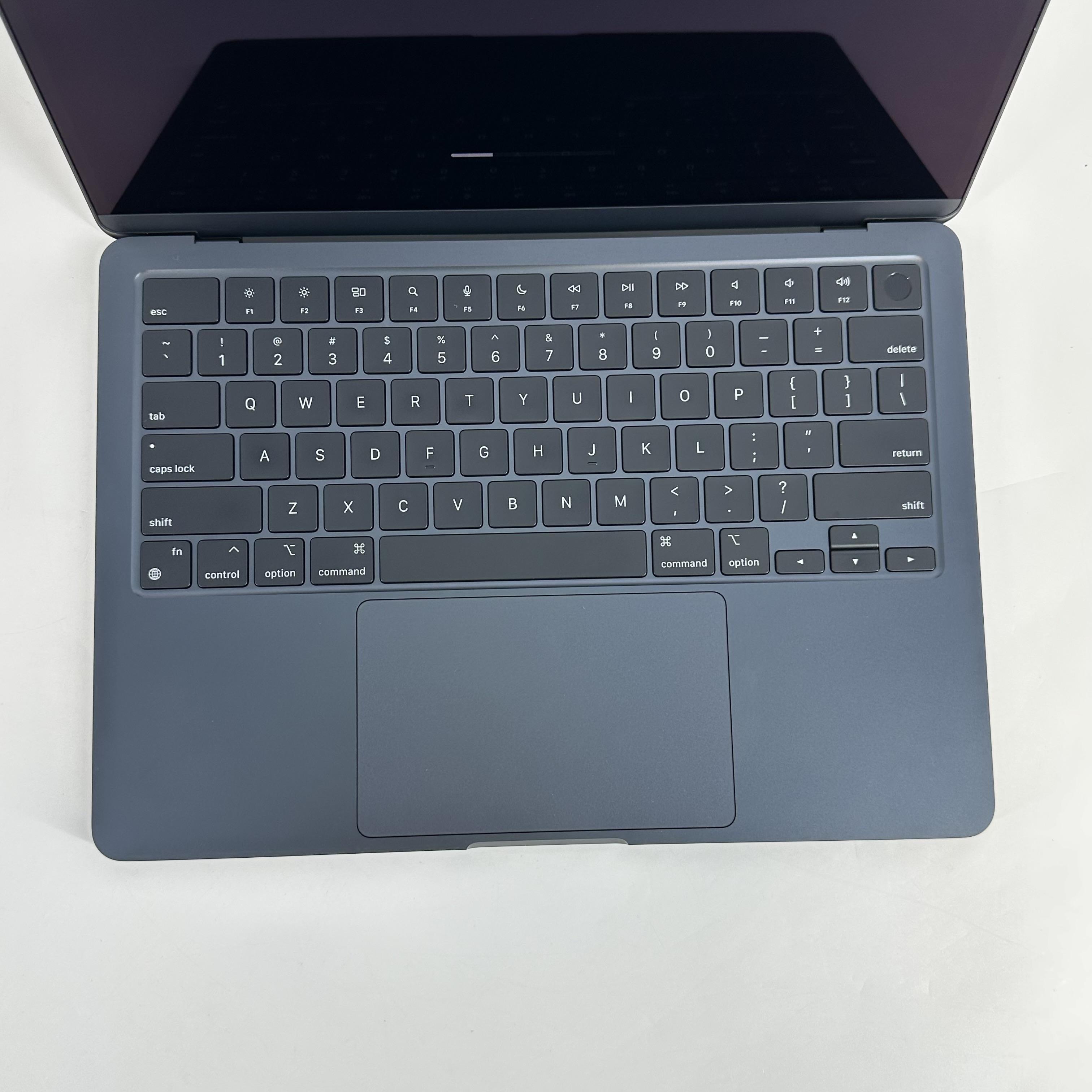MacBook Air 13 2022 Blue 3.49 GHz M2 8-Core CPU 8GB Unified Memory 256GB Solid State Drive 8-Core GPU
