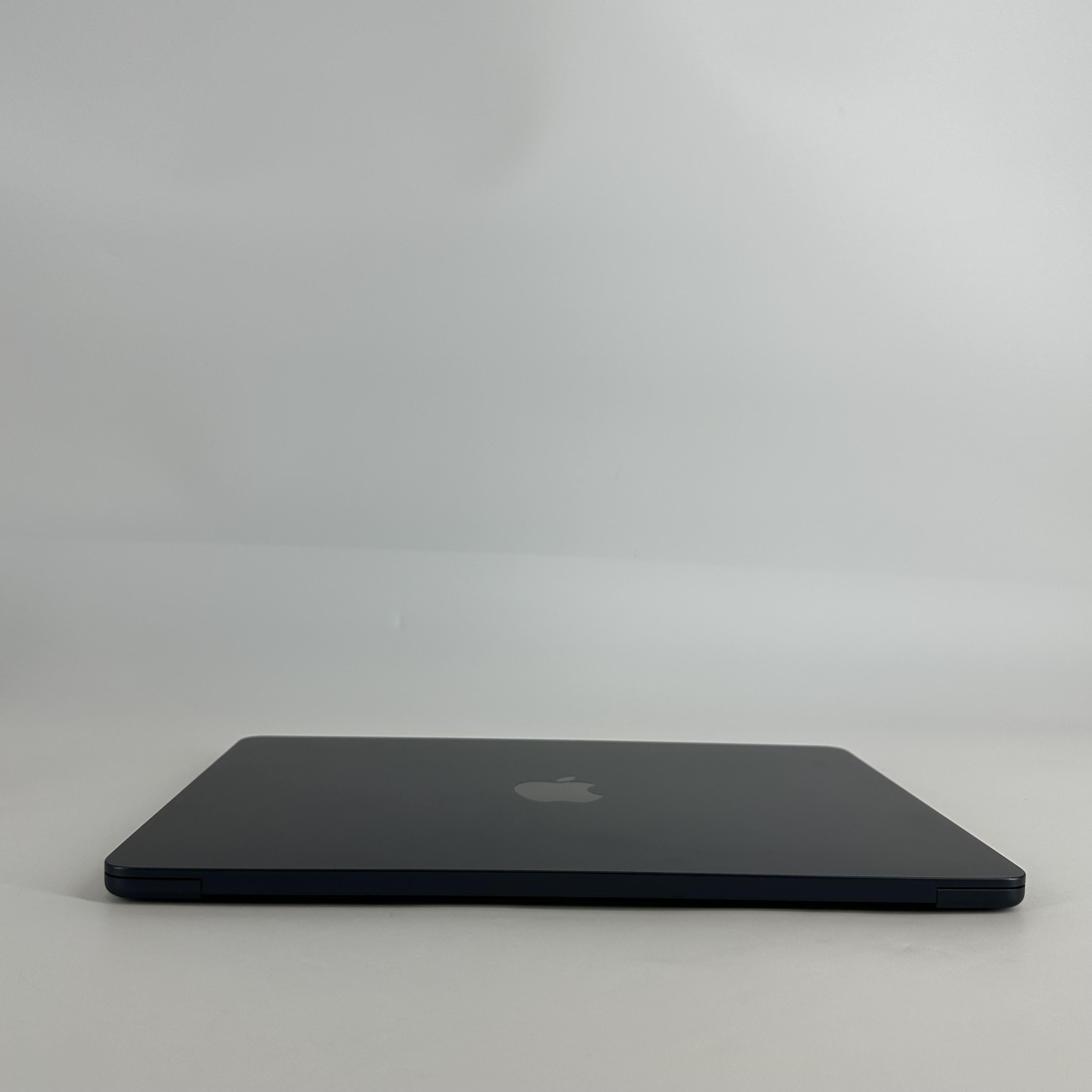 MacBook Air 13 2022 Blue 3.49 GHz M2 8-Core CPU 8GB Unified Memory 256GB Solid State Drive 8-Core GPU