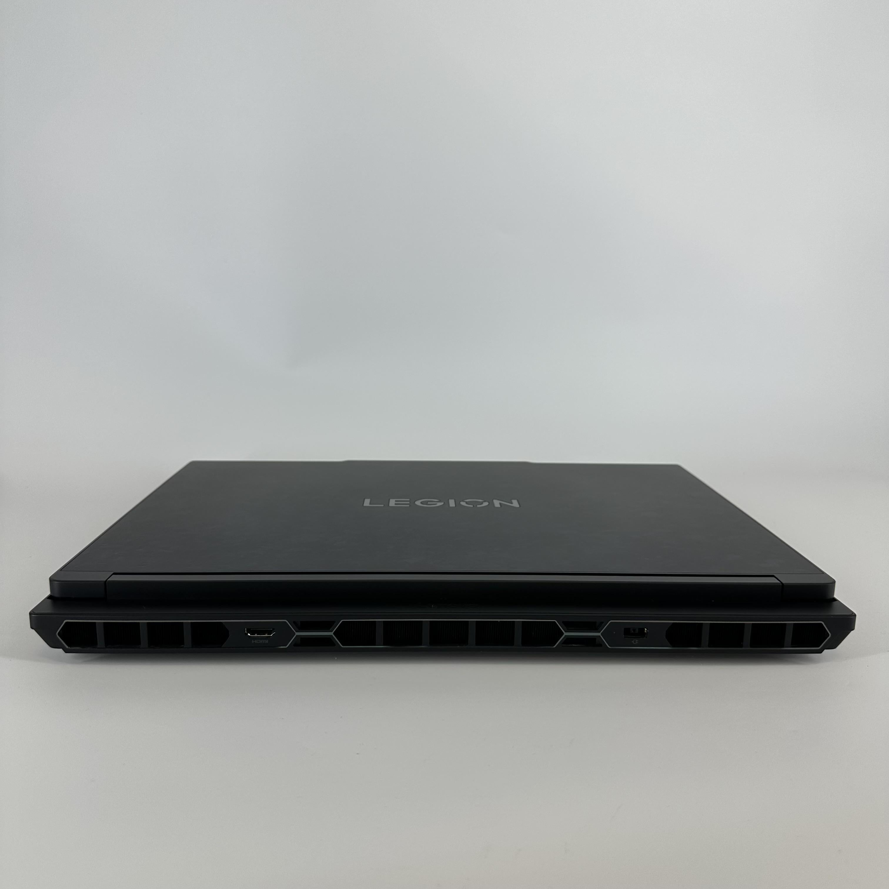 Lenovo Legion 9i Gen 10 16 Black 2.7 GHz Intel Core Ultra 9 Series 2 32GB RAM 1TB Solid State Drive NVIDIA GeForce RTX 5080 16 GB