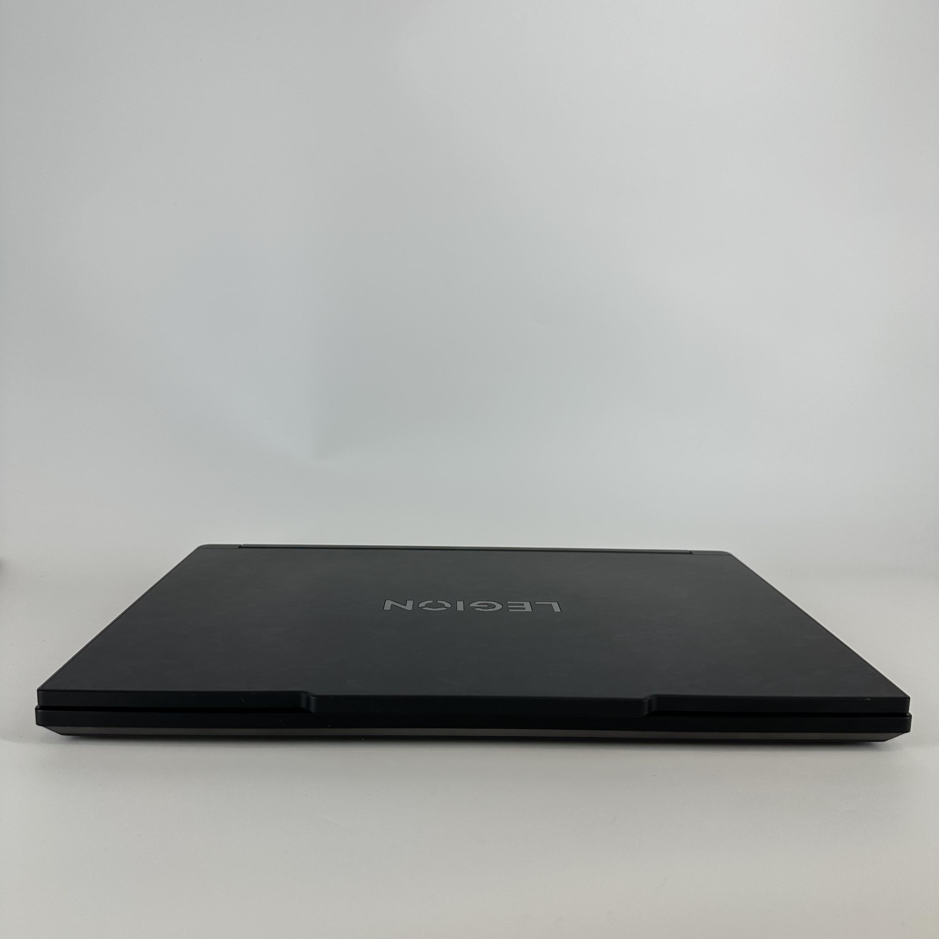 Lenovo Legion 9i Gen 10 16 Black 2.7 GHz Intel Core Ultra 9 Series 2 32GB RAM 1TB Solid State Drive NVIDIA GeForce RTX 5080 16 GB