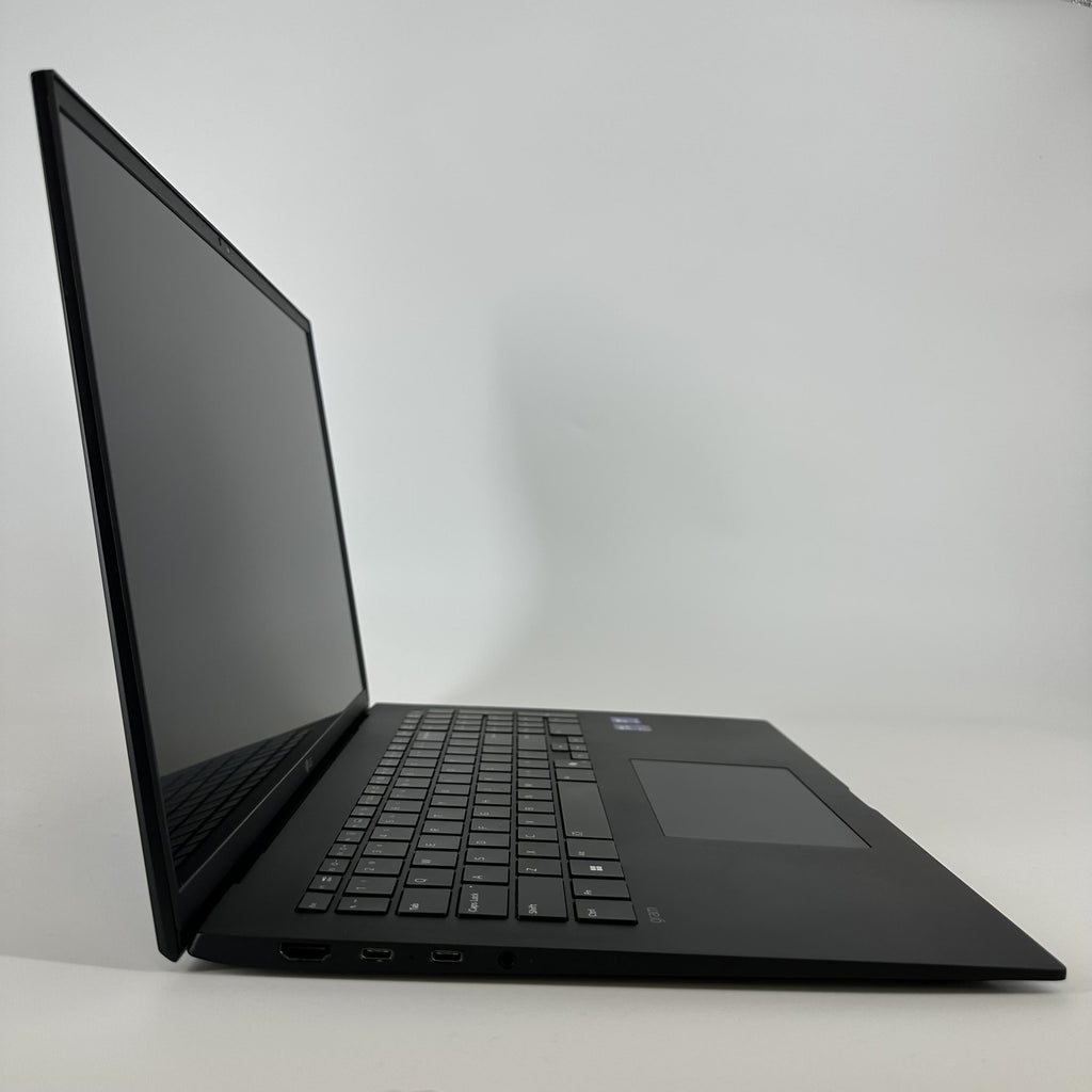 LG Gram Pro 17 Black 2.2 GHz Intel Core Ultra 7 Series 2 32GB RAM 1TB Solid State Drive 1TB Solid State Drive