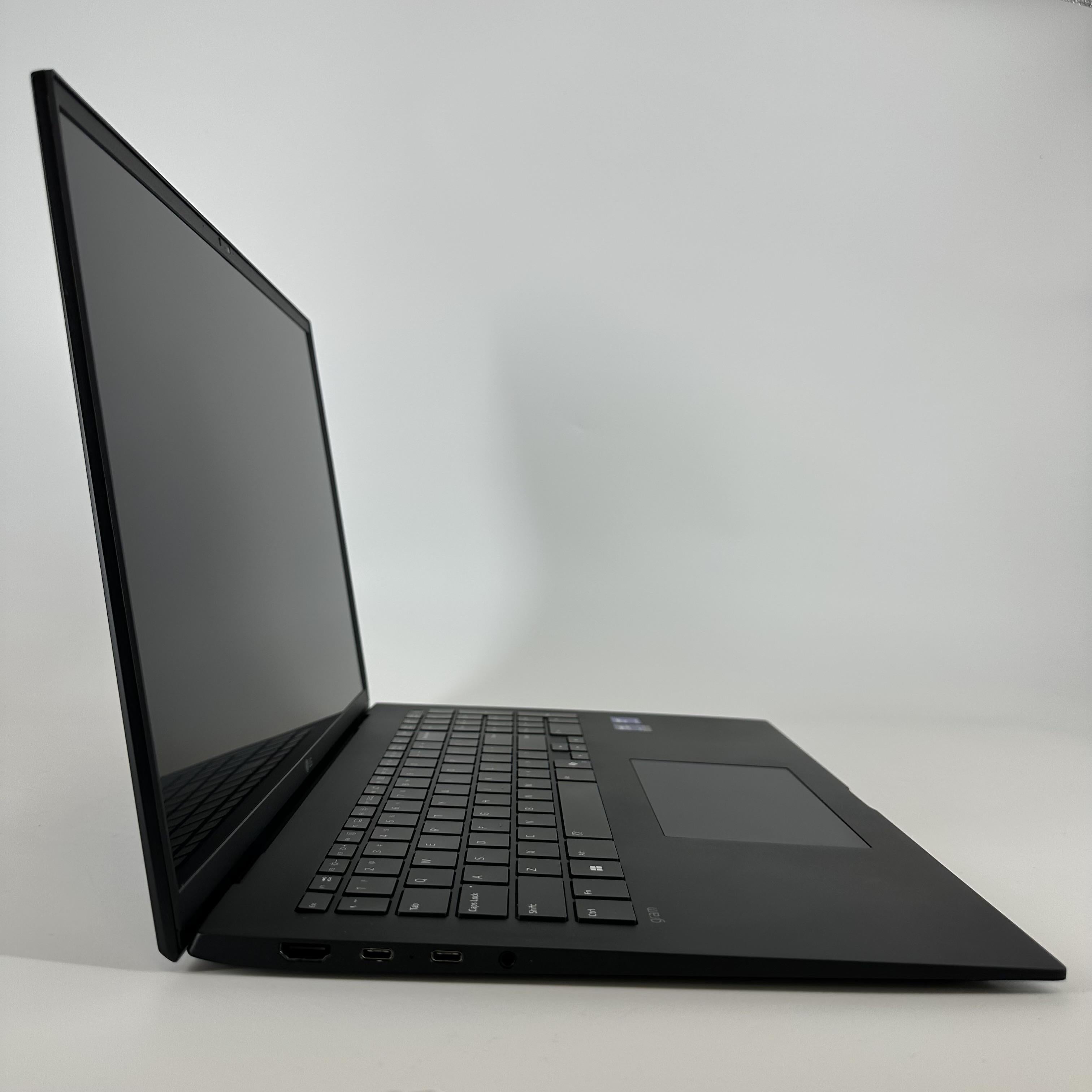 LG Gram Pro 17 Black 2.2 GHz Intel Core Ultra 7 Series 2 32GB RAM 1TB Solid State Drive 1TB Solid State Drive