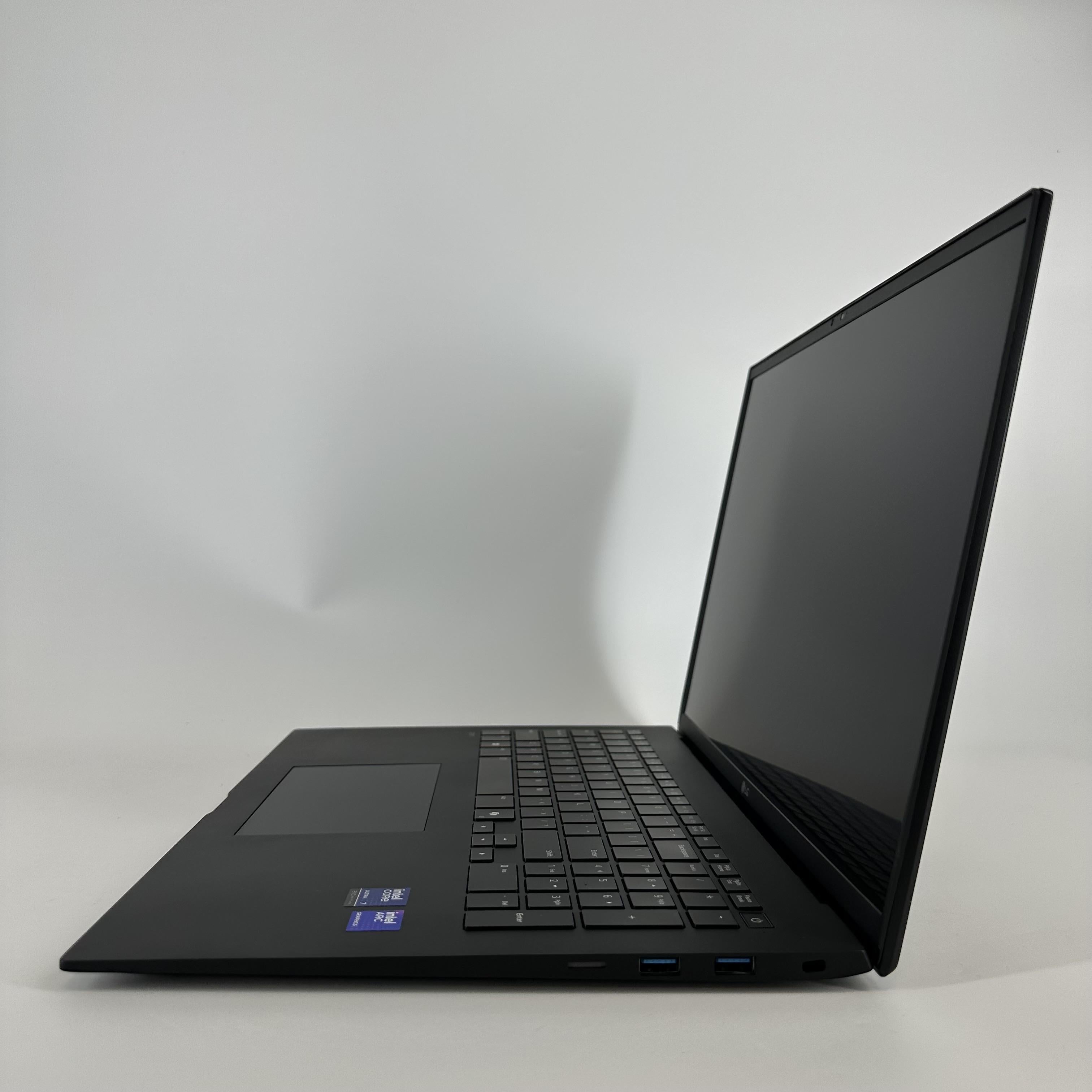 LG Gram Pro 17 Black 2.2 GHz Intel Core Ultra 7 Series 2 32GB RAM 1TB Solid State Drive 1TB Solid State Drive
