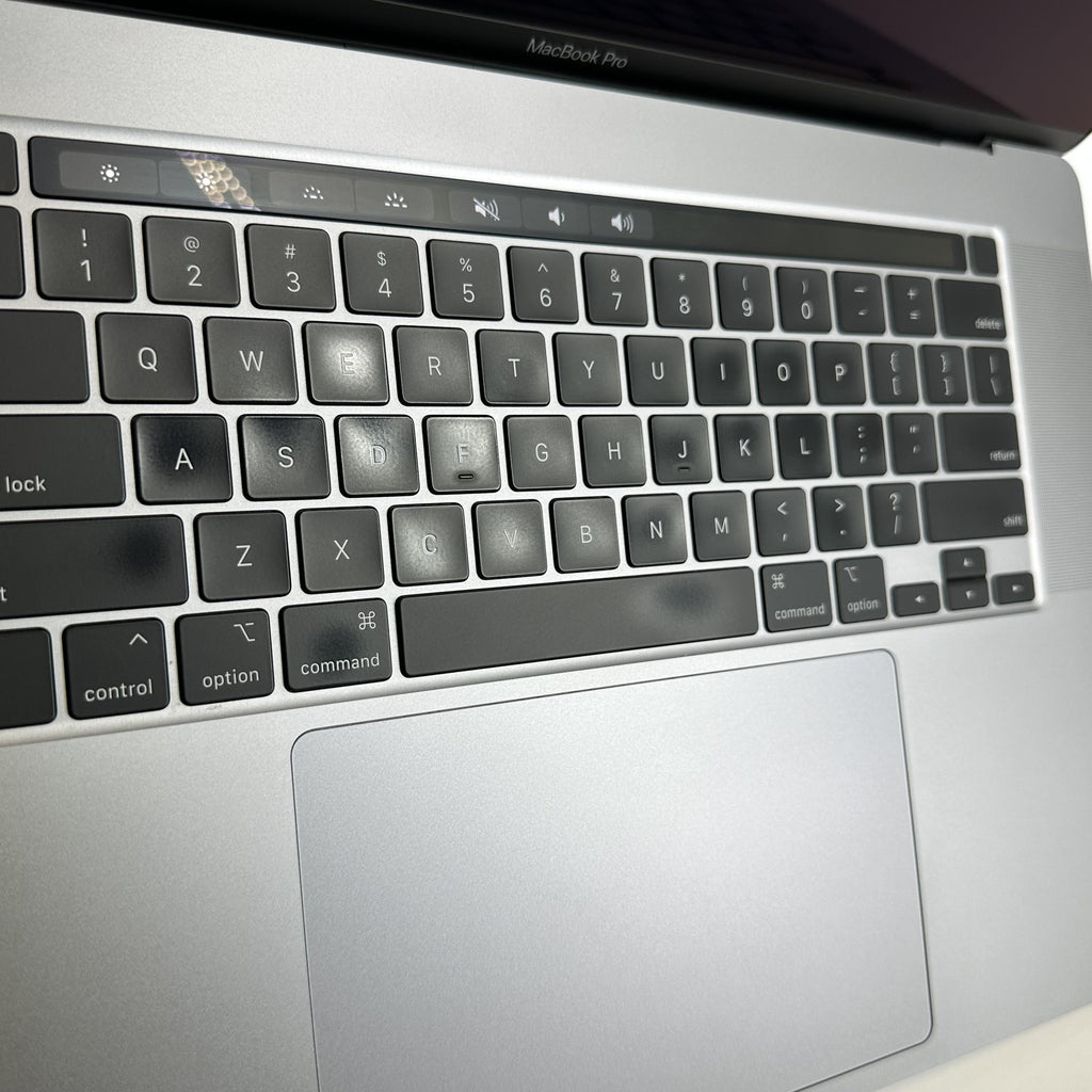 Apple MacBook Pro 16 Touch Bar 2019 Space Gray 2.6 GHz Intel Core i7 9th Gen. 32GB RAM 512GB Solid State Drive AMD Radeon Pro 5500M 4 GB