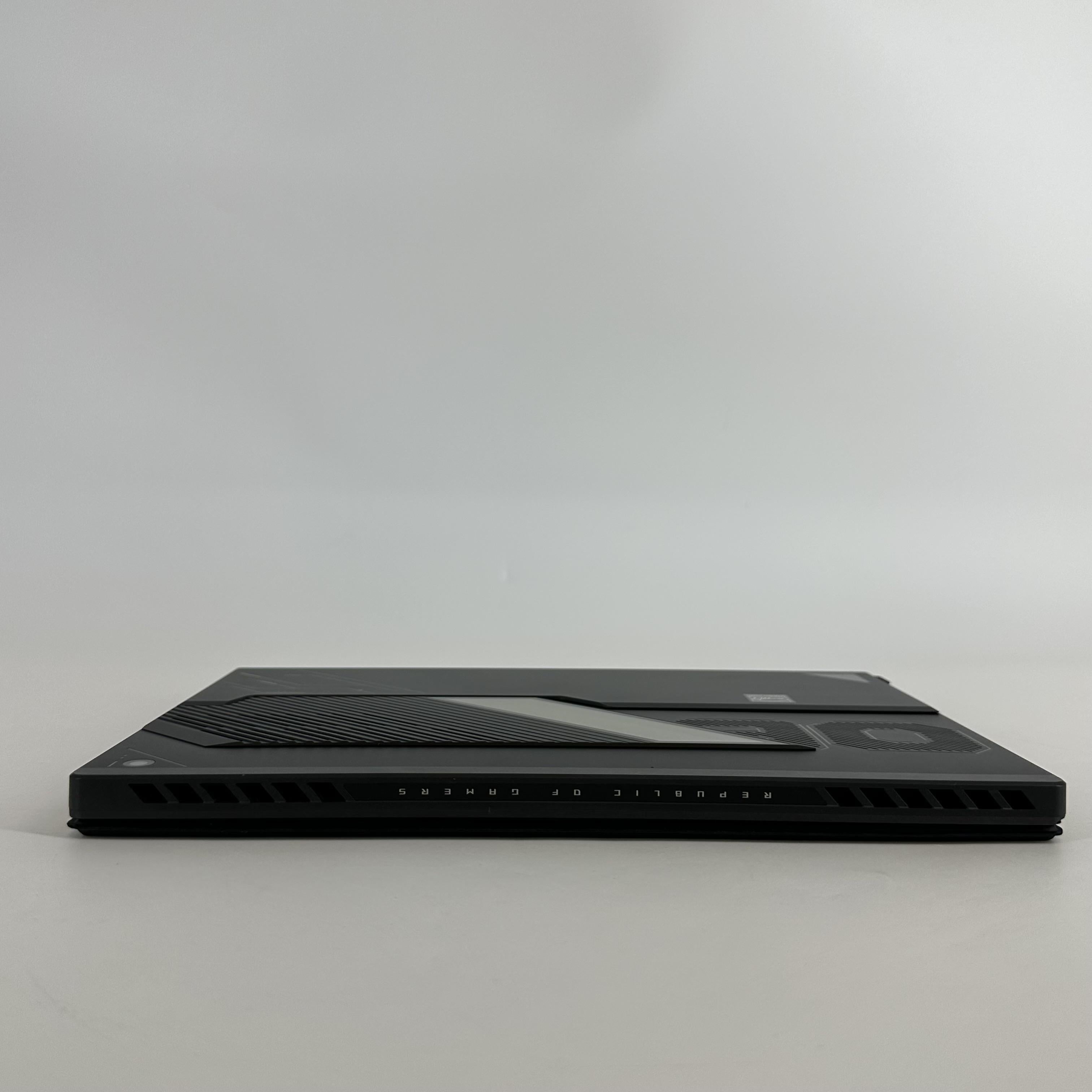 Asus ROG Flow Z13 GZ302 13.4 Black 3.0 GHz AMD Ryzen AI MAX+ 395 64GB RAM 1TB Solid State Drive