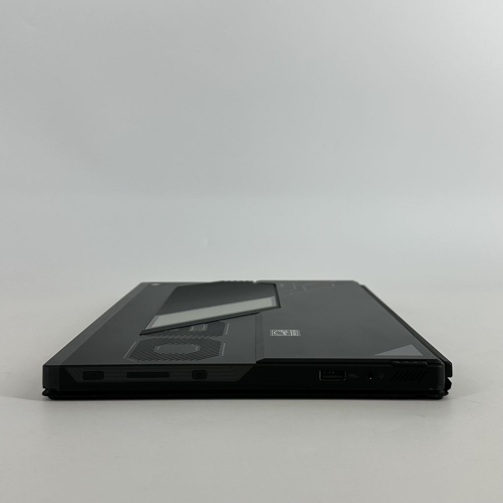 Asus ROG Flow Z13 GZ302 13.4 Black 3.0 GHz AMD Ryzen AI MAX+ 395 64GB RAM 1TB Solid State Drive