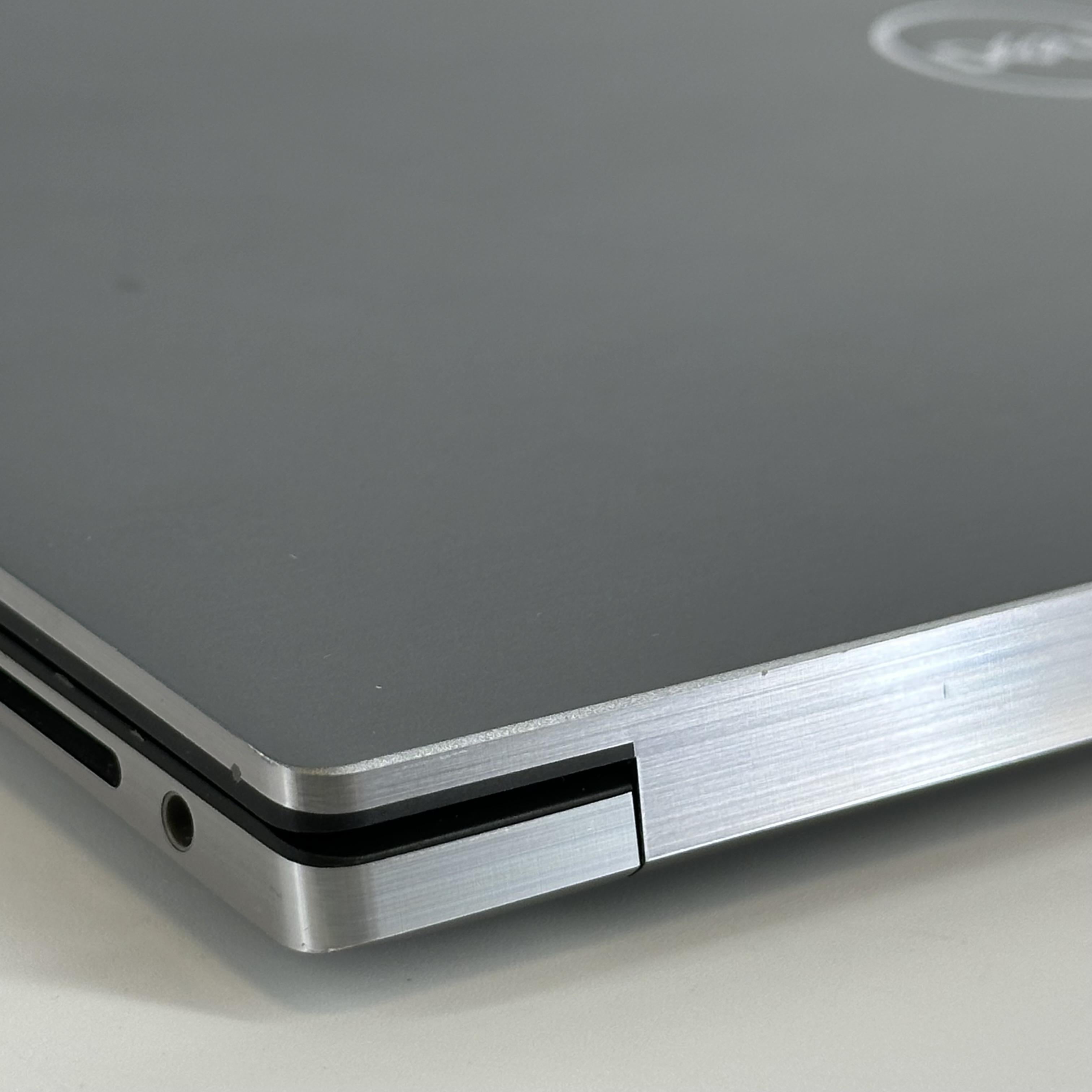 Dell Precision 5560 15.6 Gray 2.5 GHz Intel Core i7 11th Gen. 64GB RAM 2TB Solid State Drive 2TB Solid State Drive NVIDIA RTX A2000 4 GB