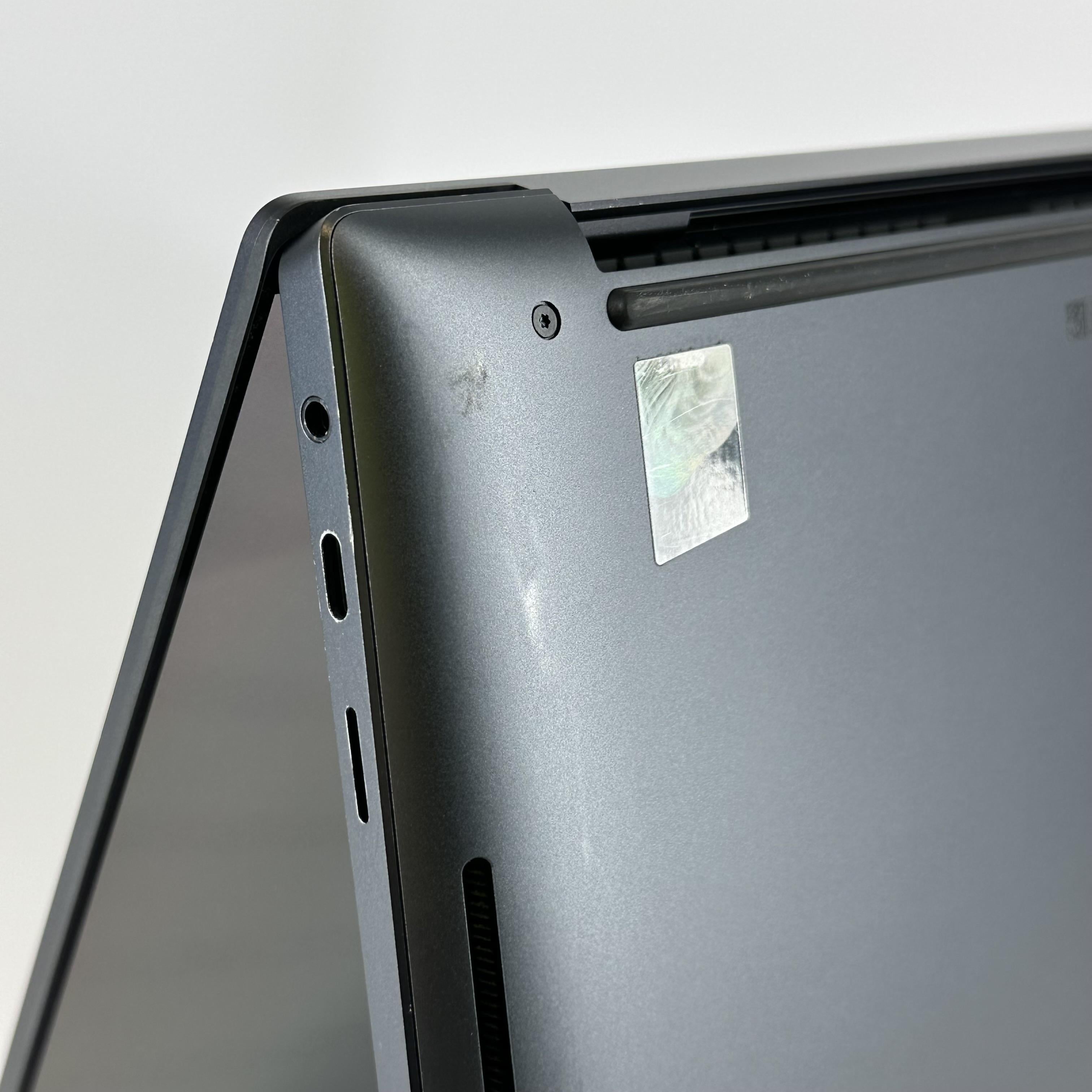 Dell XPS 16 9640 Graphite 3.8 GHz Intel Core Ultra 7 32GB RAM 1TB Solid State Drive NVIDIA GeForce RTX 4060 8 GB