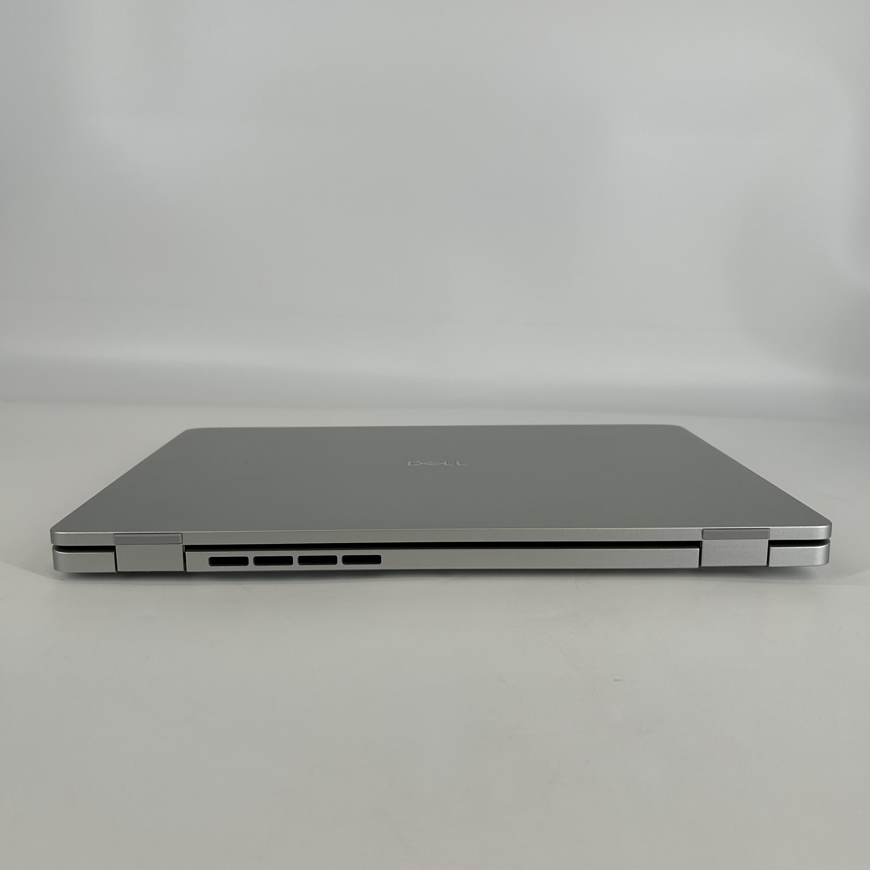 Dell Pro 16 PC16250 Platinum Silver 2.0 GHz Intel Core Ultra 5 Series 2 16GB RAM 256GB Solid State Drive