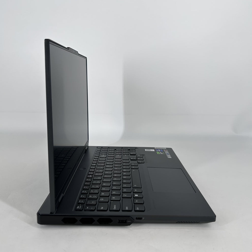 Lenovo Legion Pro 7i Gen 8 16 Black 2.2 GHz Intel Core i9 13th Gen. 32GB RAM 1TB Solid State Drive NVIDIA GeForce RTX 4080 12 GB