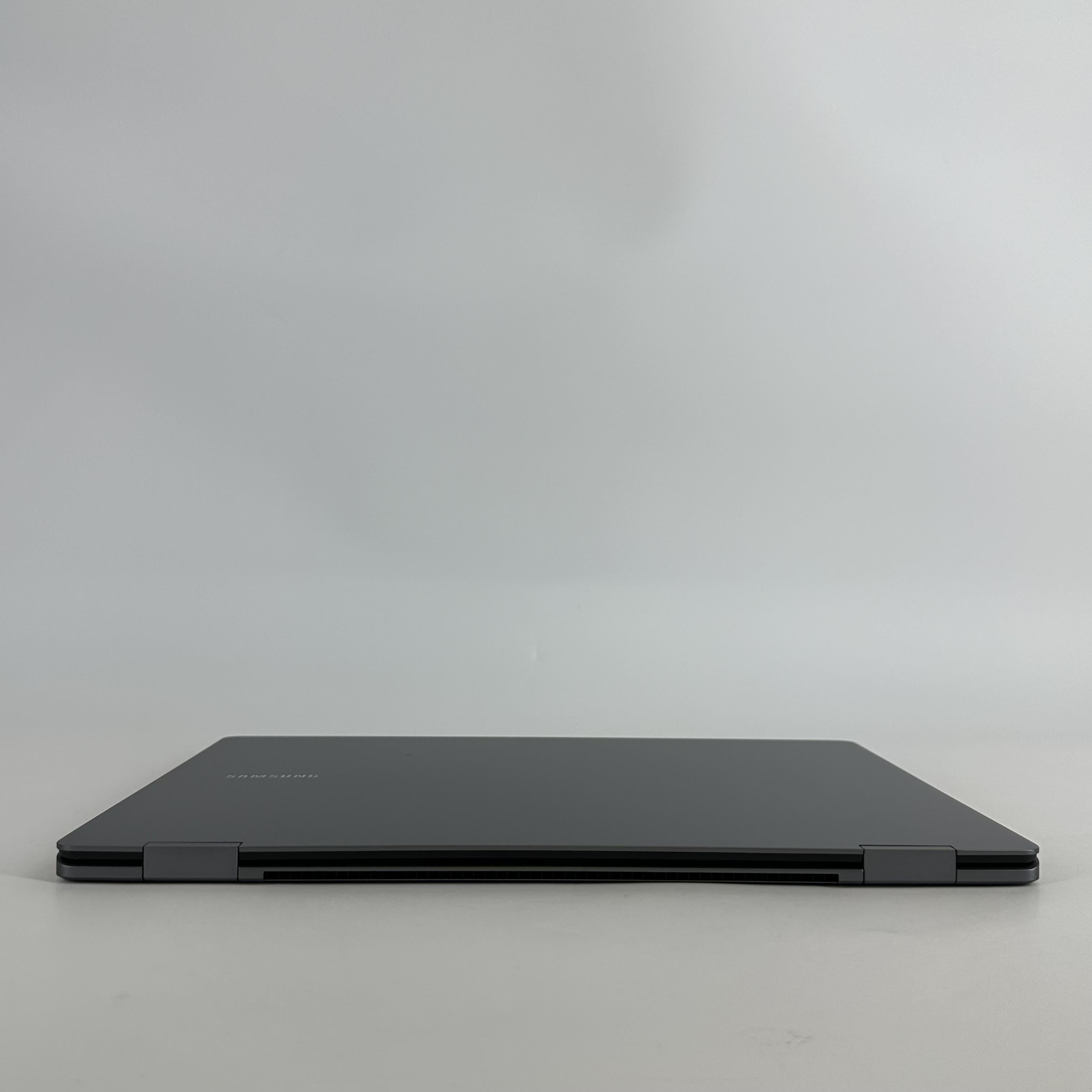 Samsung Galaxy Book5 Pro 360 16 Gray 2.2 GHz Intel Core Ultra 7 Series 2 32GB RAM 1TB Solid State Drive