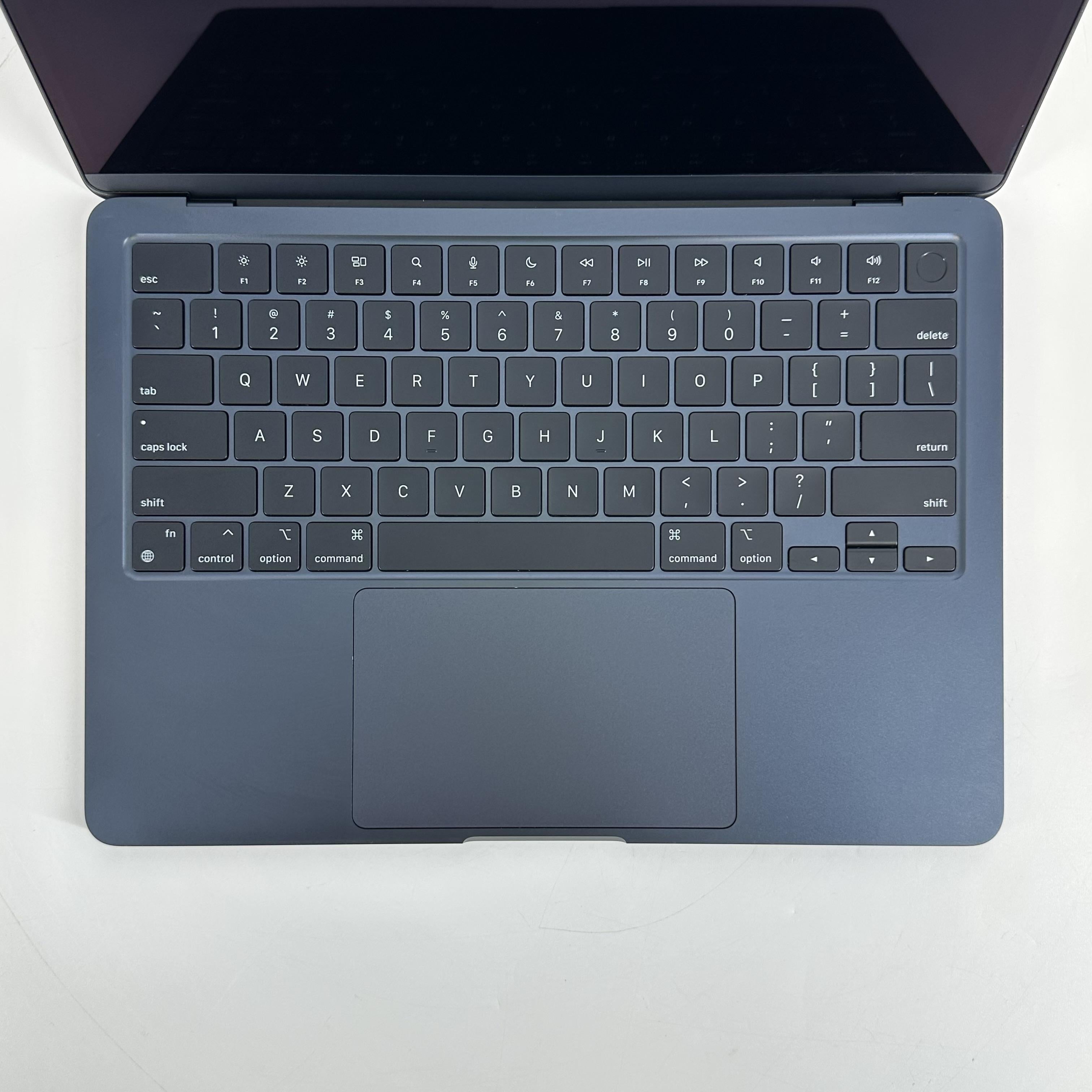 Apple MacBook Air 13 2022 Blue 3.49 GHz M2 8-Core CPU 8GB Unified Memory 256GB Solid State Drive 8-Core GPU