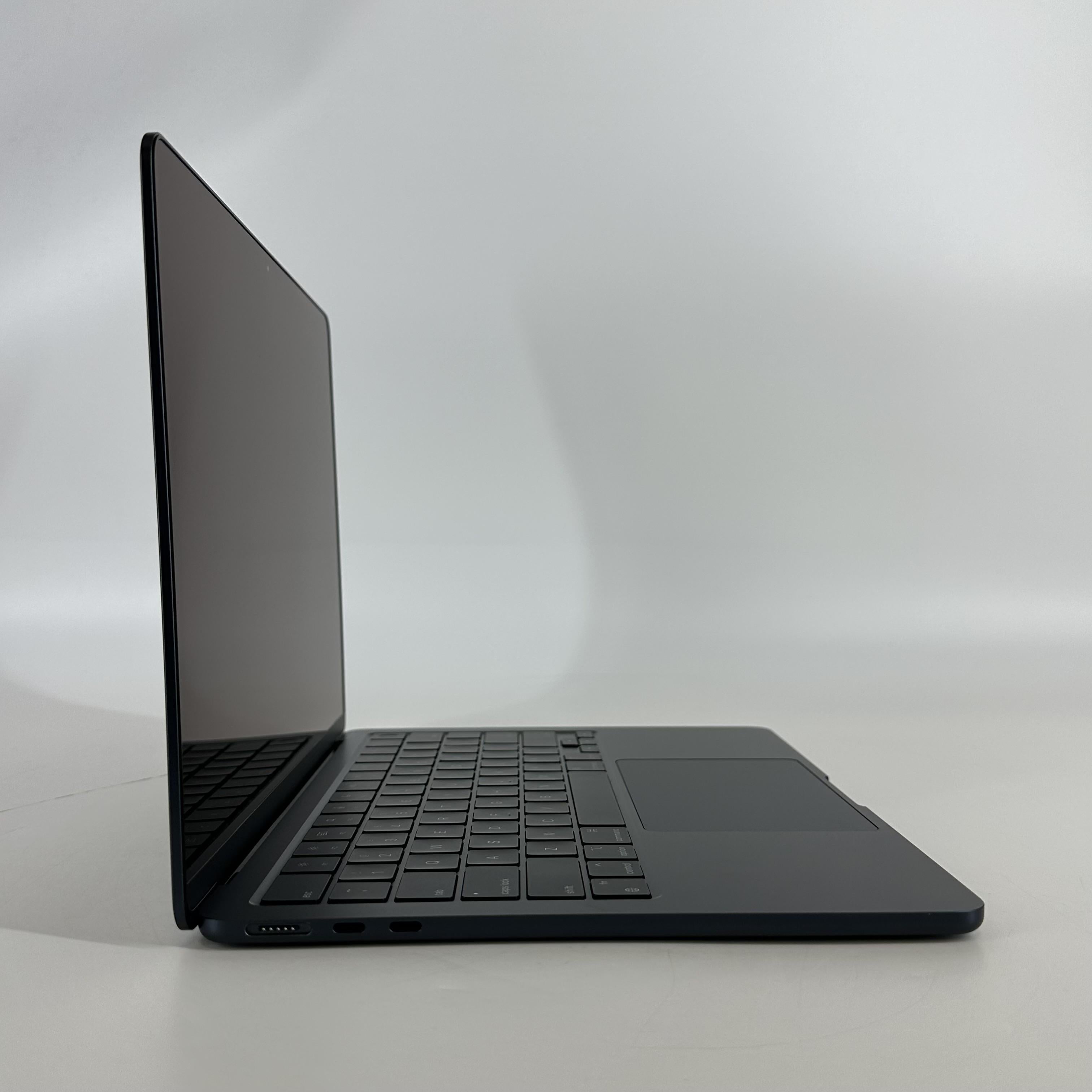 Apple MacBook Air 13 2022 Blue 3.49 GHz M2 8-Core CPU 8GB Unified Memory 256GB Solid State Drive 8-Core GPU
