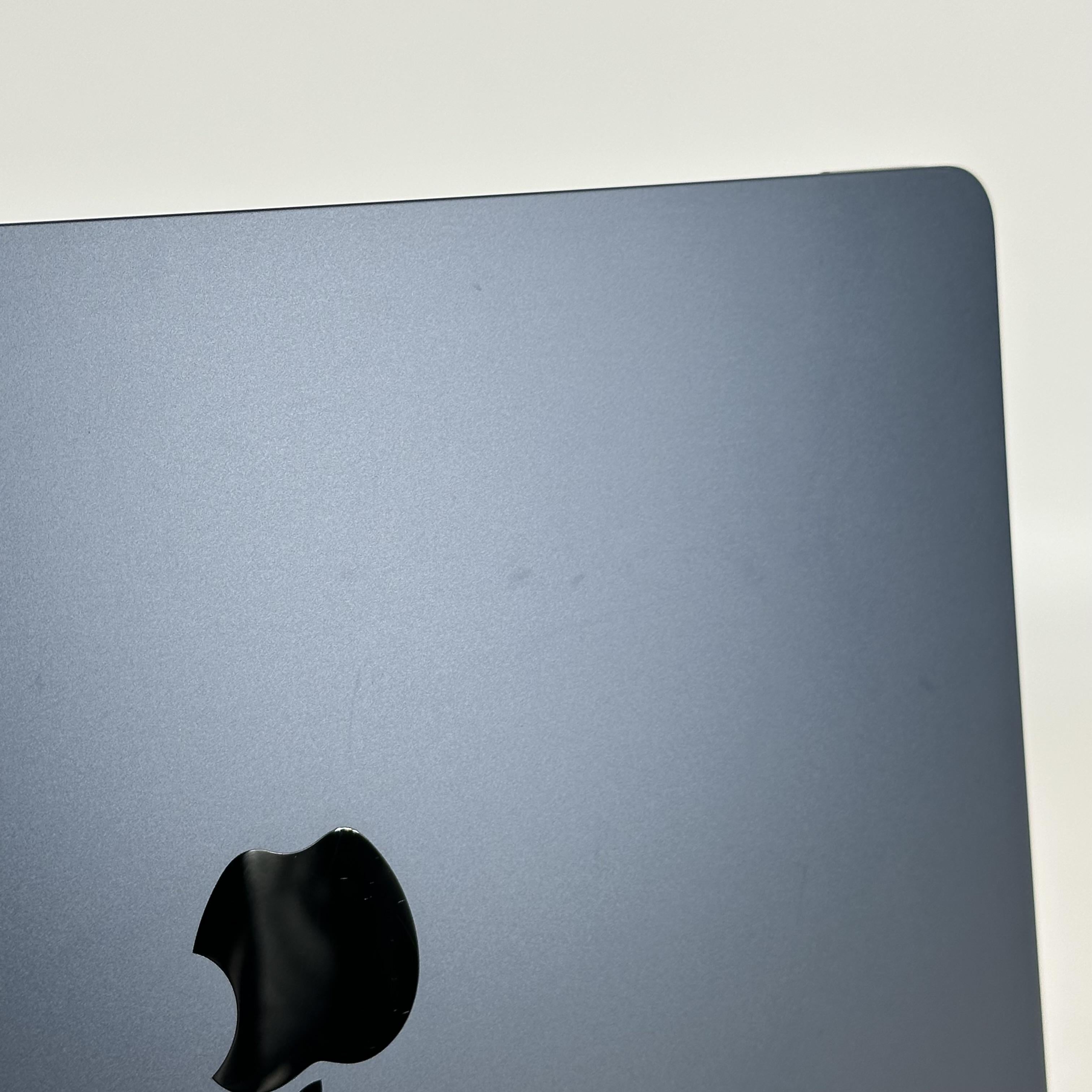 Apple MacBook Air 13 2022 Blue 3.49 GHz M2 8-Core CPU 8GB Unified Memory 256GB Solid State Drive 8-Core GPU
