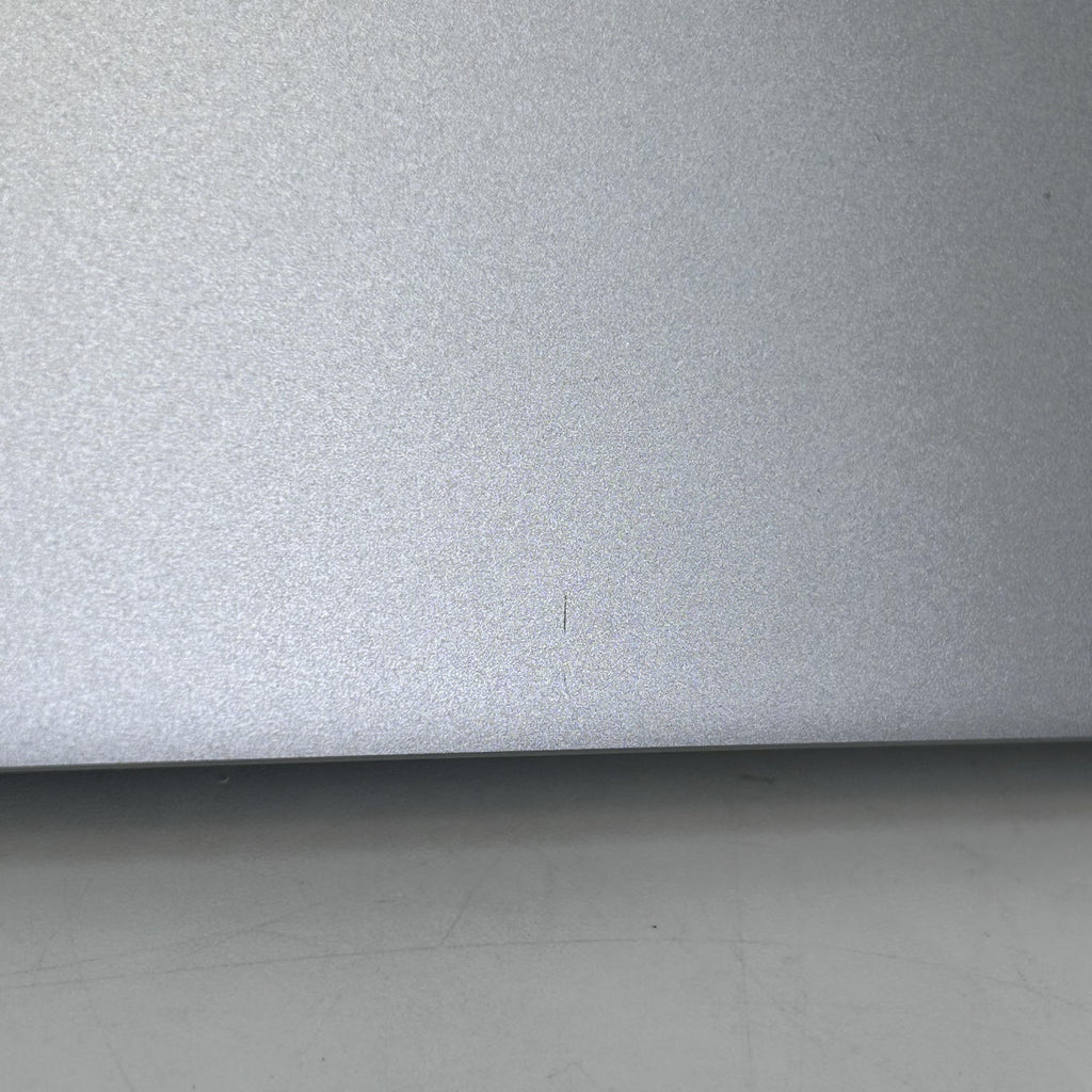 Dell XPS 13 9350 Silver 2.2 GHz Intel Core i7 6th Gen. 16GB RAM 512GB Solid State Drive