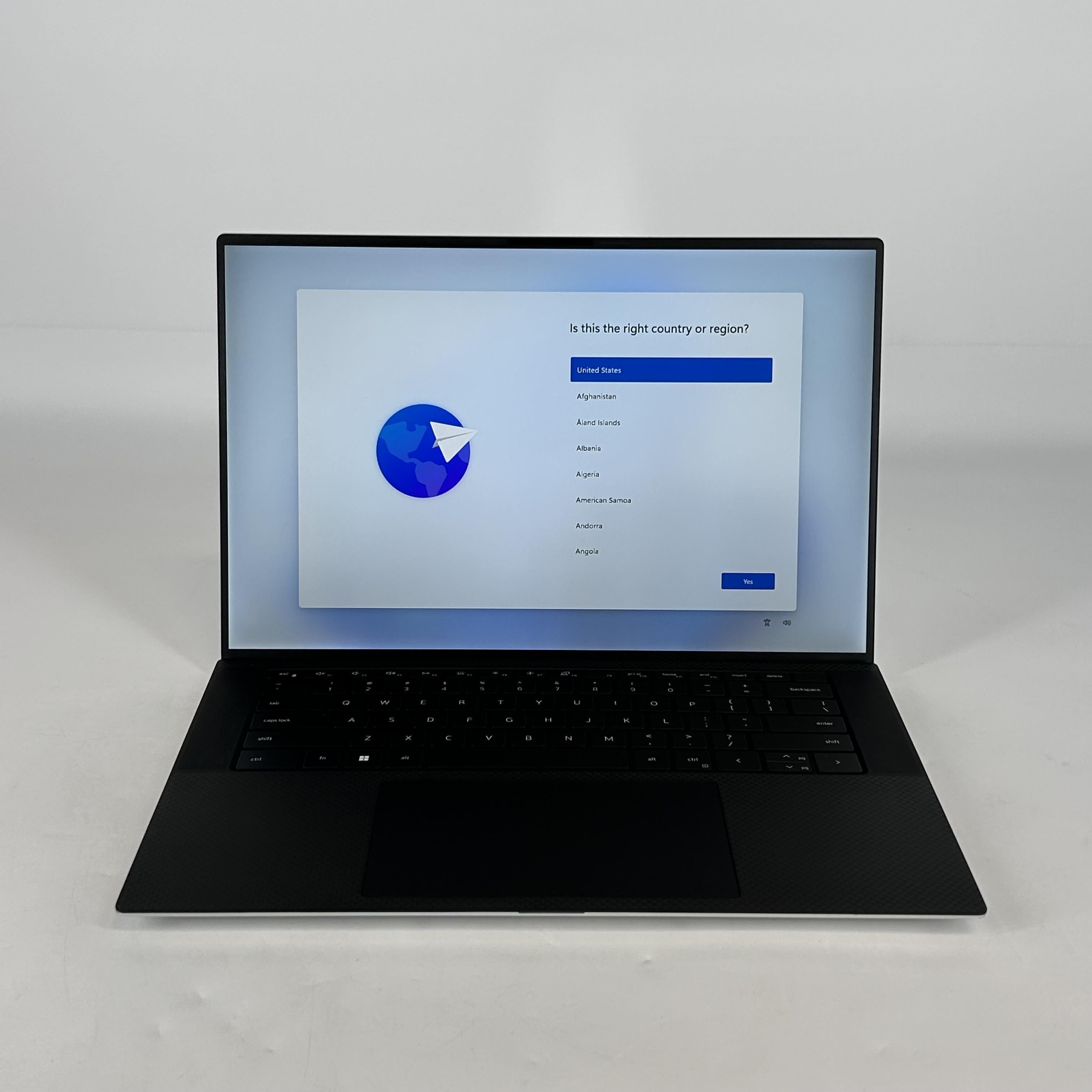 Dell XPS 15 9520 Silver 2.3 GHz Intel Core i7 12th Gen. 32GB RAM 1TB Solid State Drive