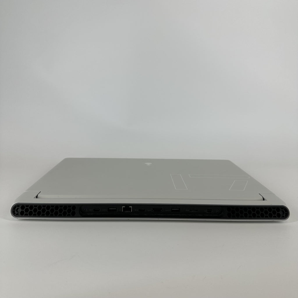 Dell Alienware X17 R1 White 2.6 GHz Intel Core i9 11th Gen. 64GB RAM 4TB Solid State Drive NVIDIA GeForce RTX 3080 16 GB