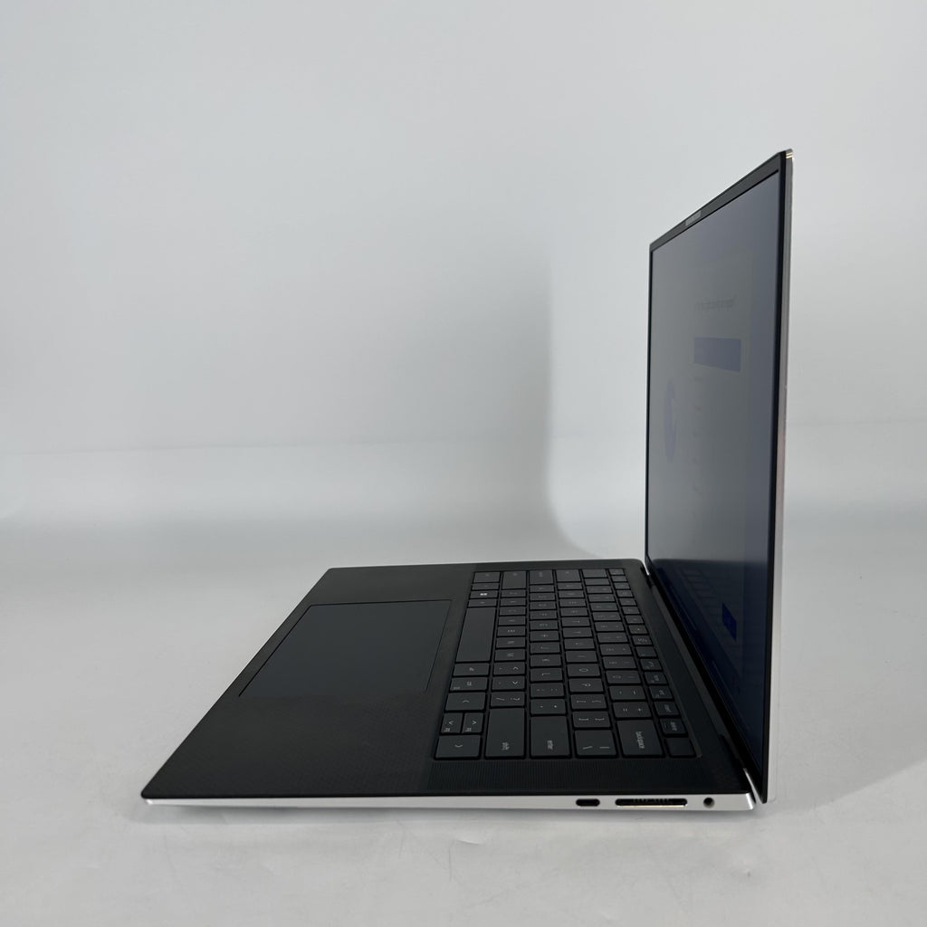 Dell XPS 15 9520 Silver 2.3 GHz Intel Core i7 12th Gen. 32GB RAM 1TB Solid State Drive
