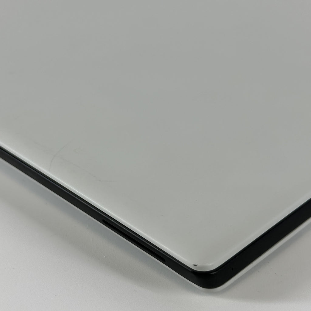 Dell Alienware X17 R1 White 2.6 GHz Intel Core i9 11th Gen. 64GB RAM 4TB Solid State Drive NVIDIA GeForce RTX 3080 16 GB