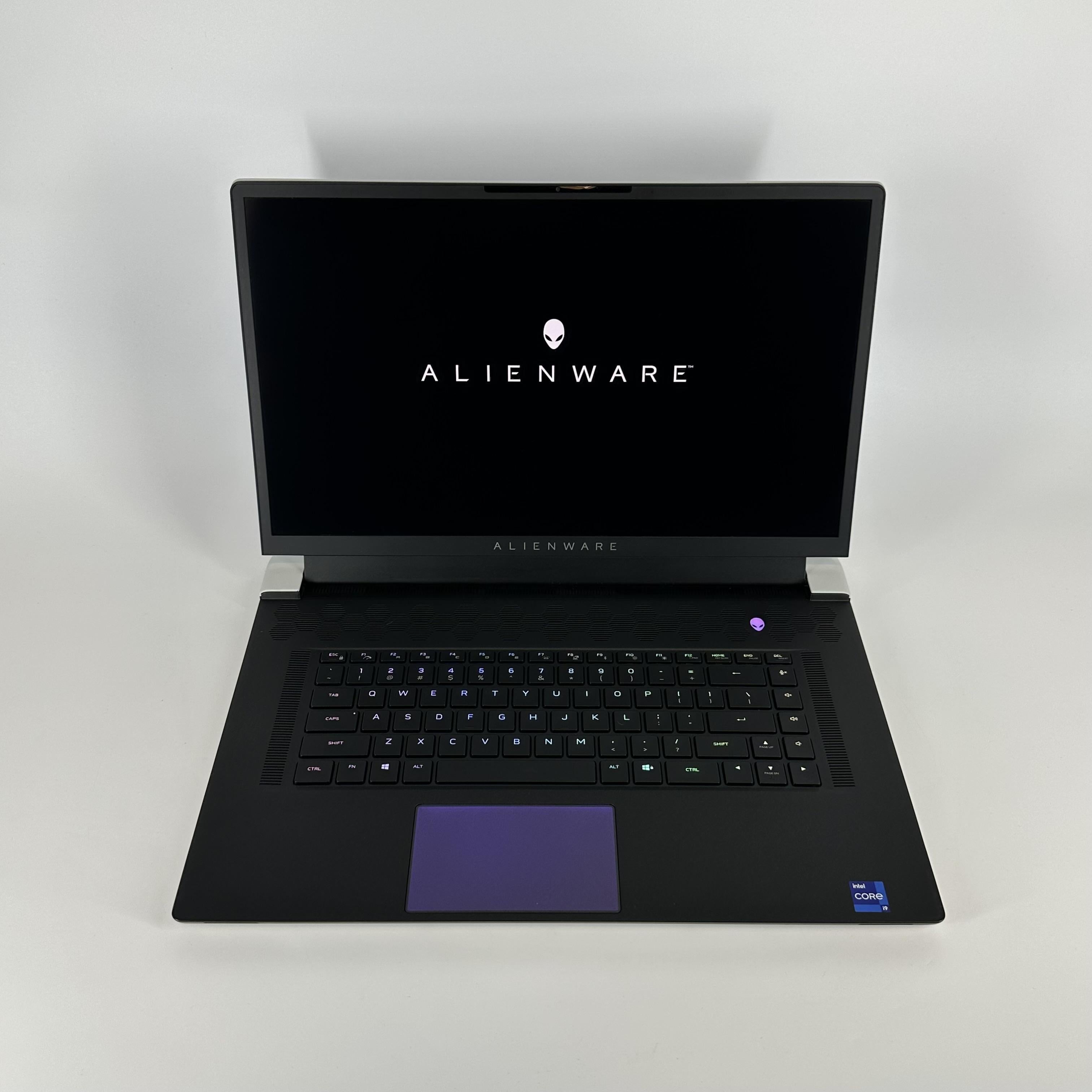 Dell Alienware X17 R1 White 2.6 GHz Intel Core i9 11th Gen. 64GB RAM 4TB Solid State Drive NVIDIA GeForce RTX 3080 16 GB