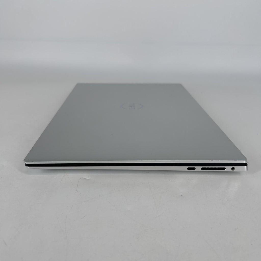 Dell XPS 15 9520 Silver 2.3 GHz Intel Core i7 12th Gen. 32GB RAM 1TB Solid State Drive