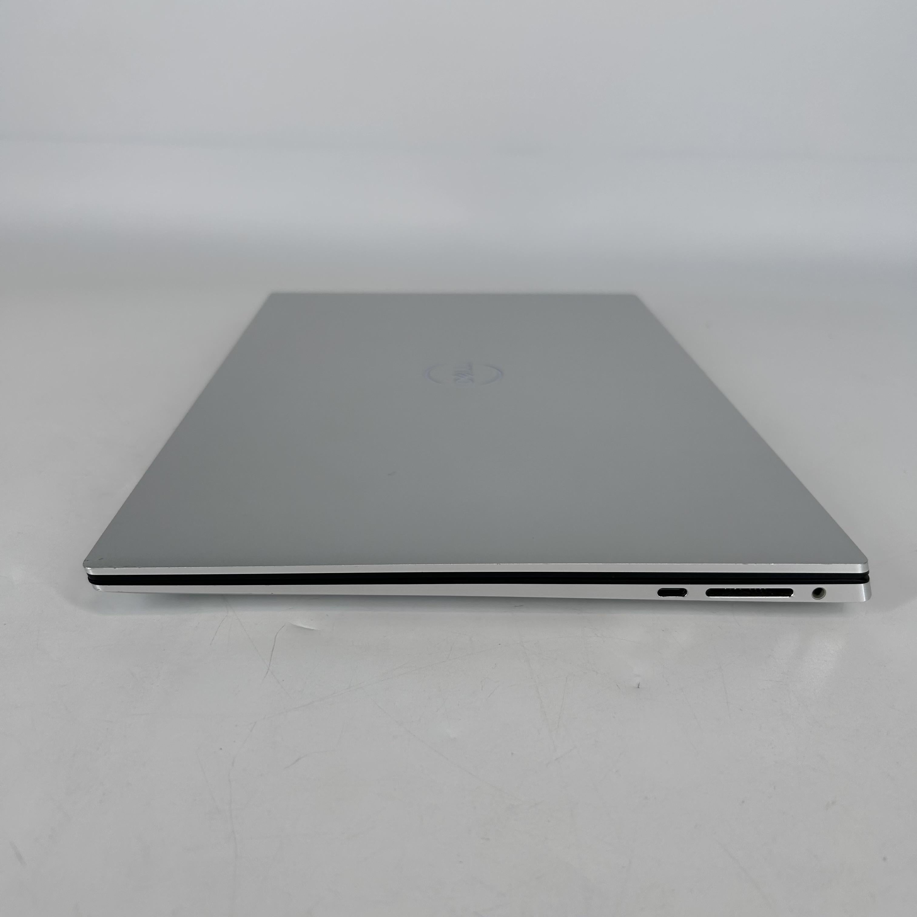 Dell XPS 15 9520 Silver 2.3 GHz Intel Core i7 12th Gen. 32GB RAM 1TB Solid State Drive