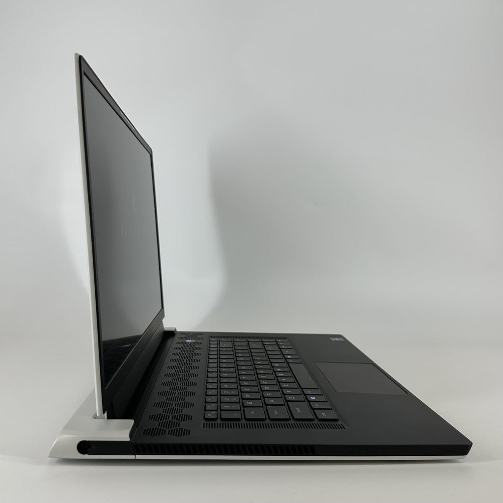 Dell Alienware X17 R1 White 2.6 GHz Intel Core i9 11th Gen. 64GB RAM 4TB Solid State Drive NVIDIA GeForce RTX 3080 16 GB