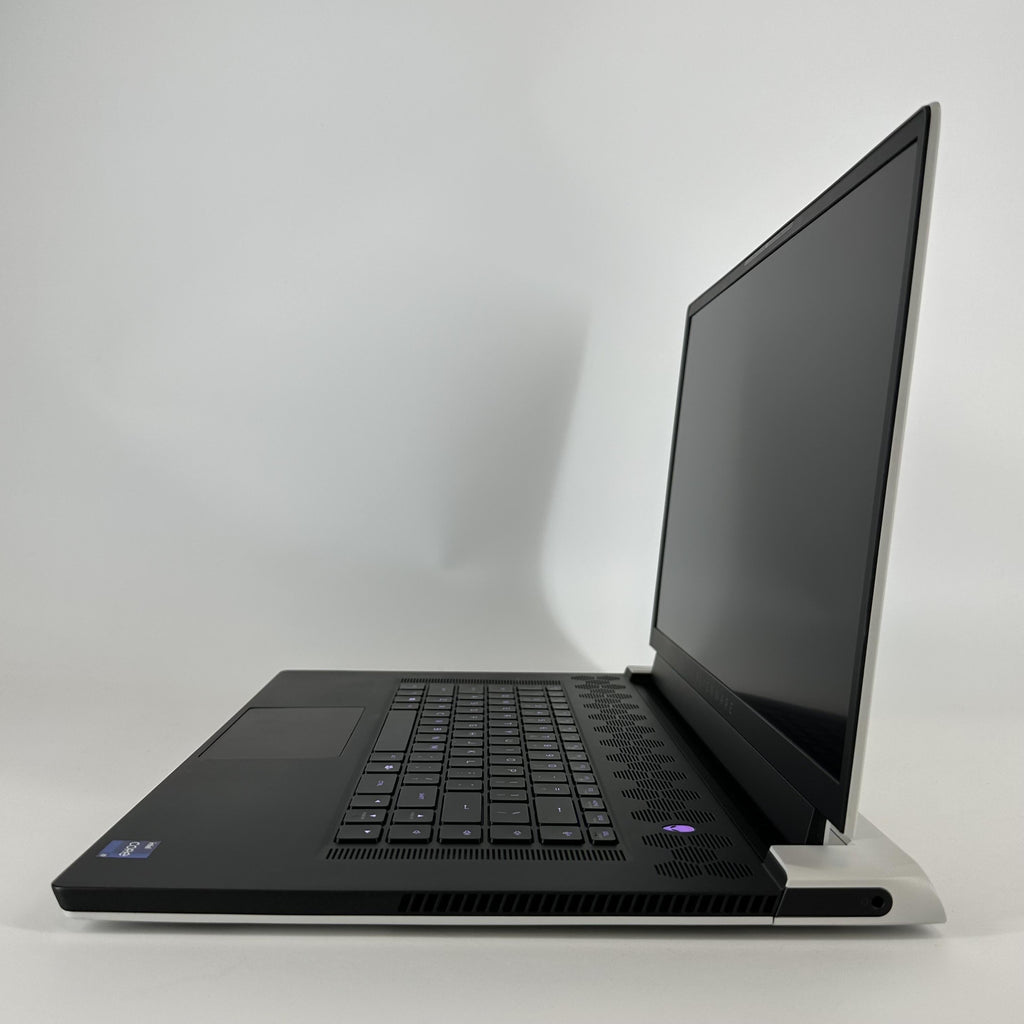 Dell Alienware X17 R1 White 2.6 GHz Intel Core i9 11th Gen. 64GB RAM 4TB Solid State Drive NVIDIA GeForce RTX 3080 16 GB