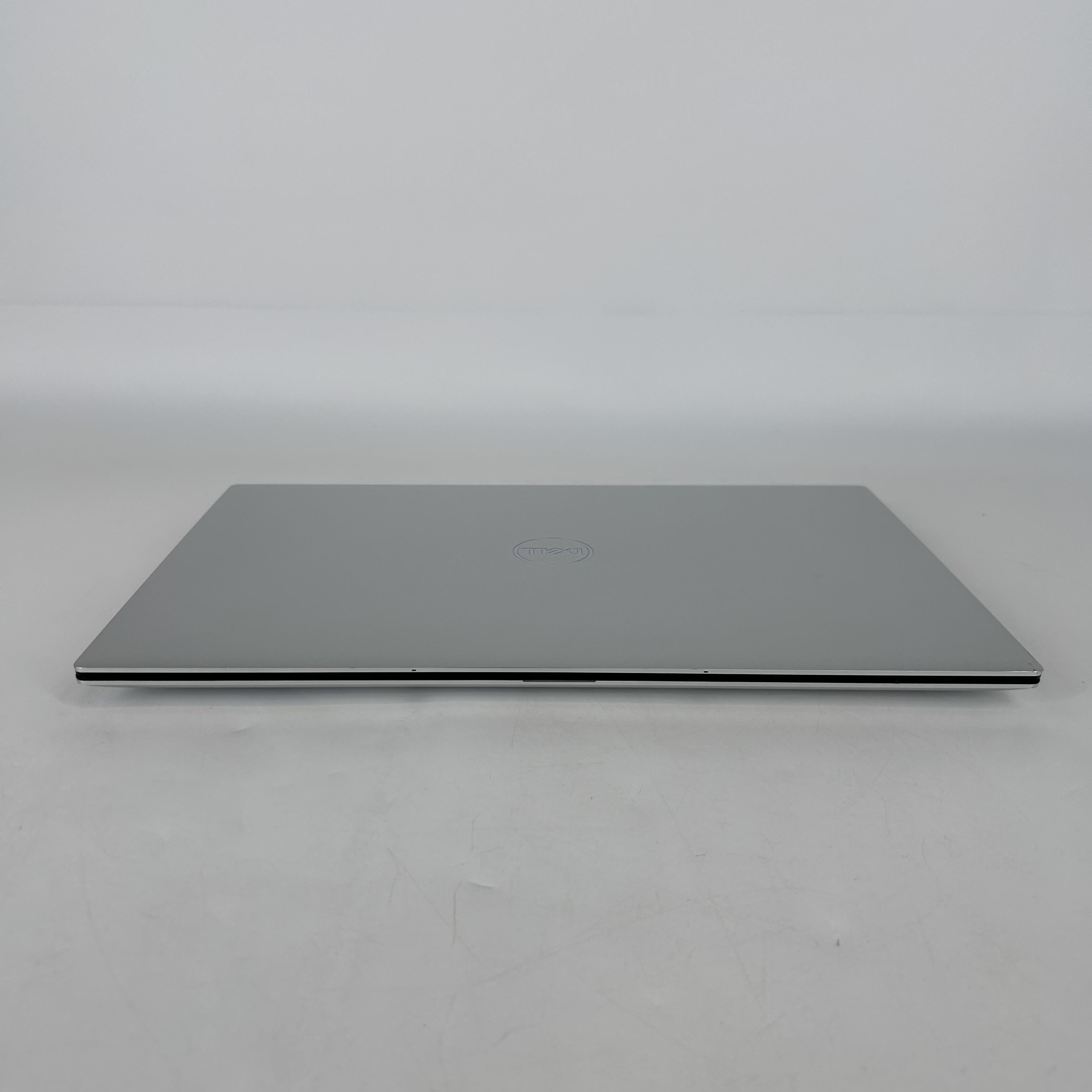 Dell XPS 15 9520 Silver 2.3 GHz Intel Core i7 12th Gen. 32GB RAM 1TB Solid State Drive