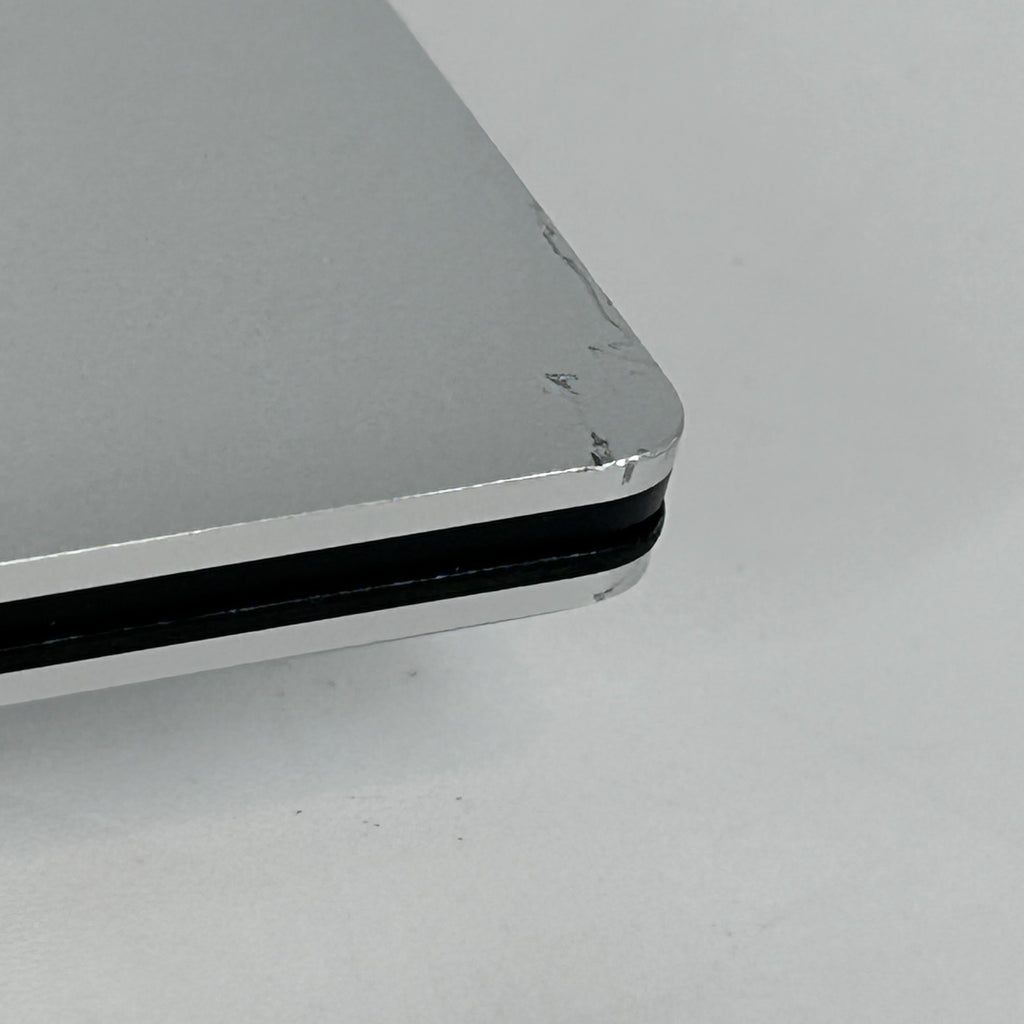 Dell XPS 15 9520 Silver 2.3 GHz Intel Core i7 12th Gen. 32GB RAM 1TB Solid State Drive