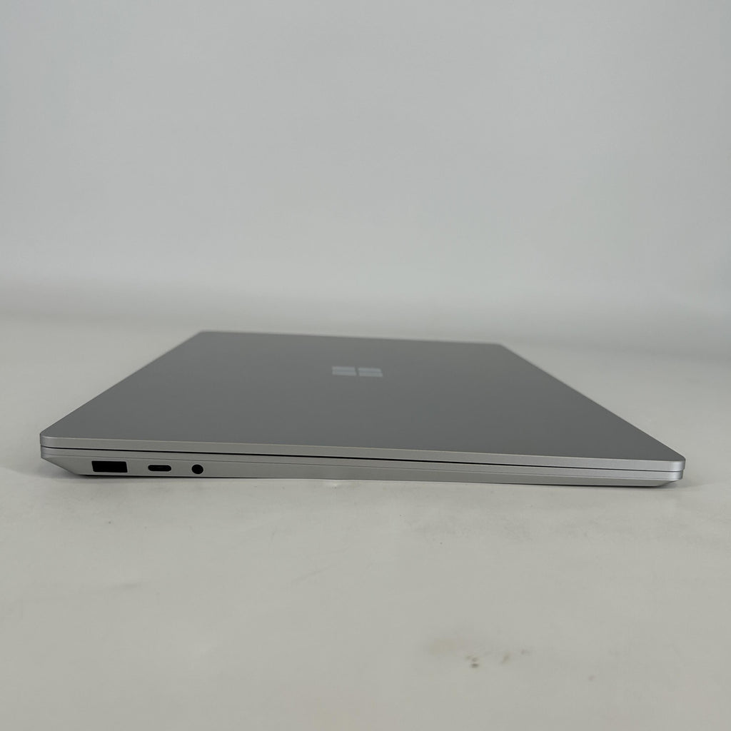 Microsoft Surface Laptop 3 15 Platinum 1.3 GHz Intel Core i7 10th Gen. 16GB RAM 512GB Solid State Drive